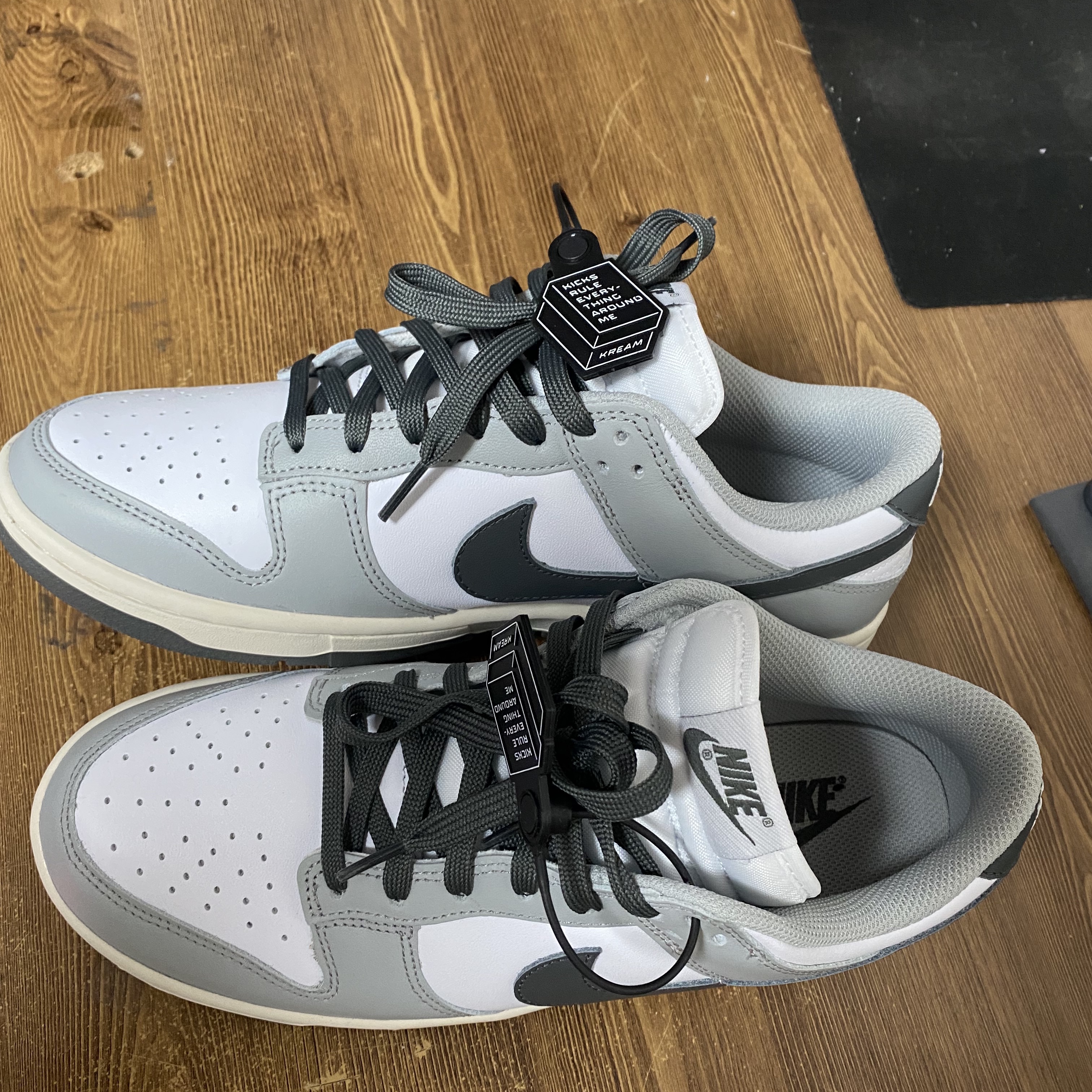 (W) Nike Dunk Low Light Smoke Grey 착용 스타일 - 2