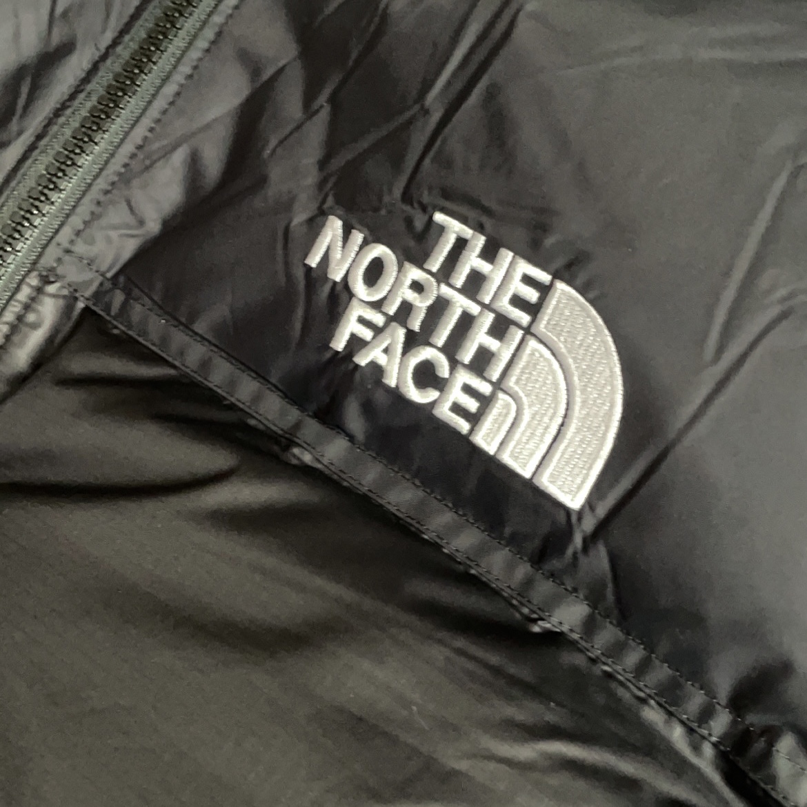 The North Face 1996 Eco Nuptse Jacket Black 착용 스타일 - 2