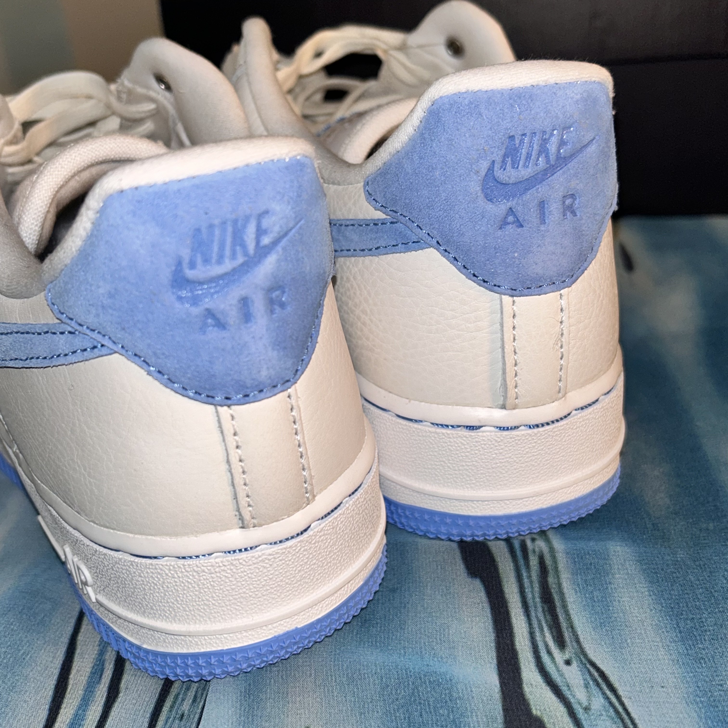 (W) Nike Air Force 1 LXX University Blue 착용 스타일 - 4