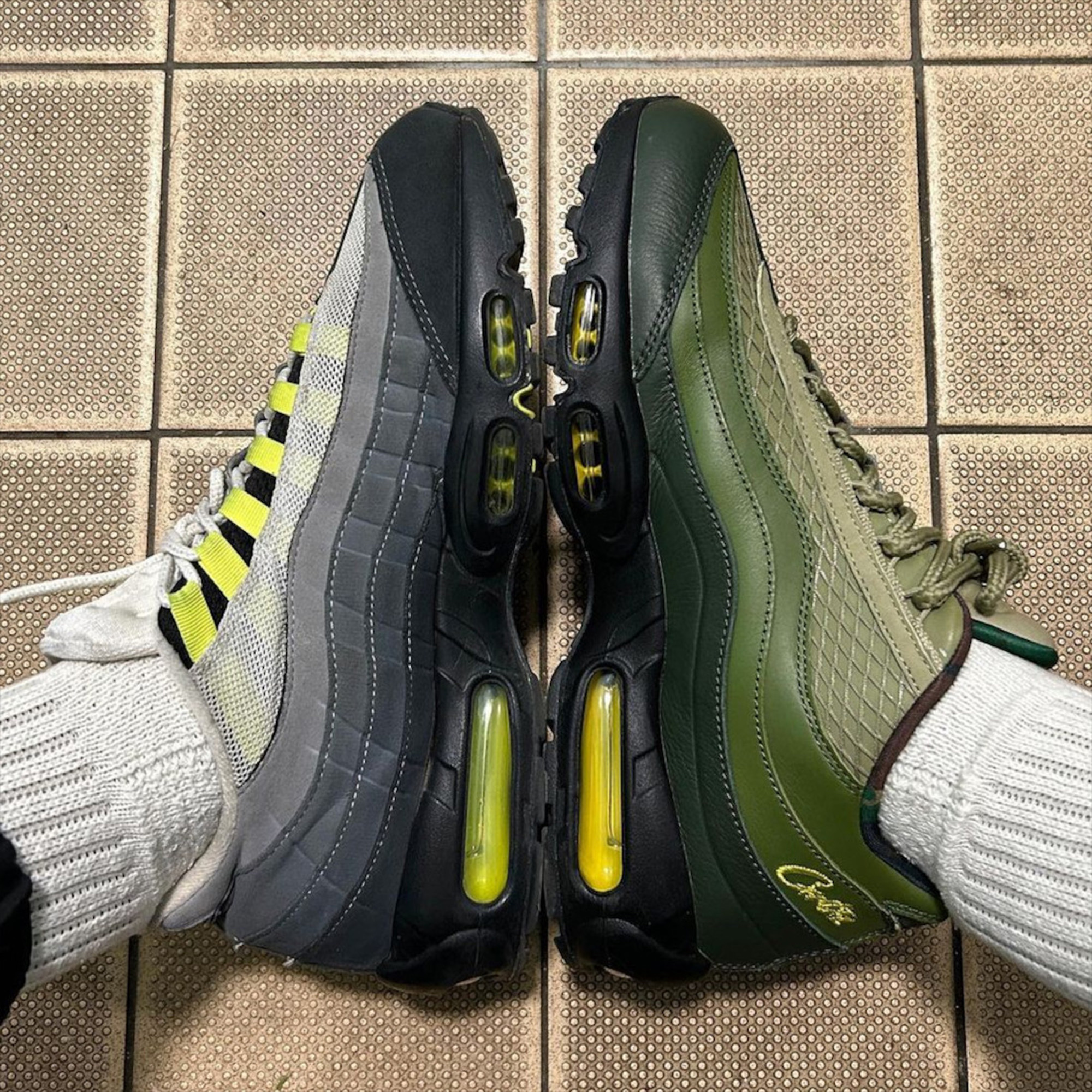 Nike x Corteiz Air Max 95 Sequoia 착용 스타일 - 4