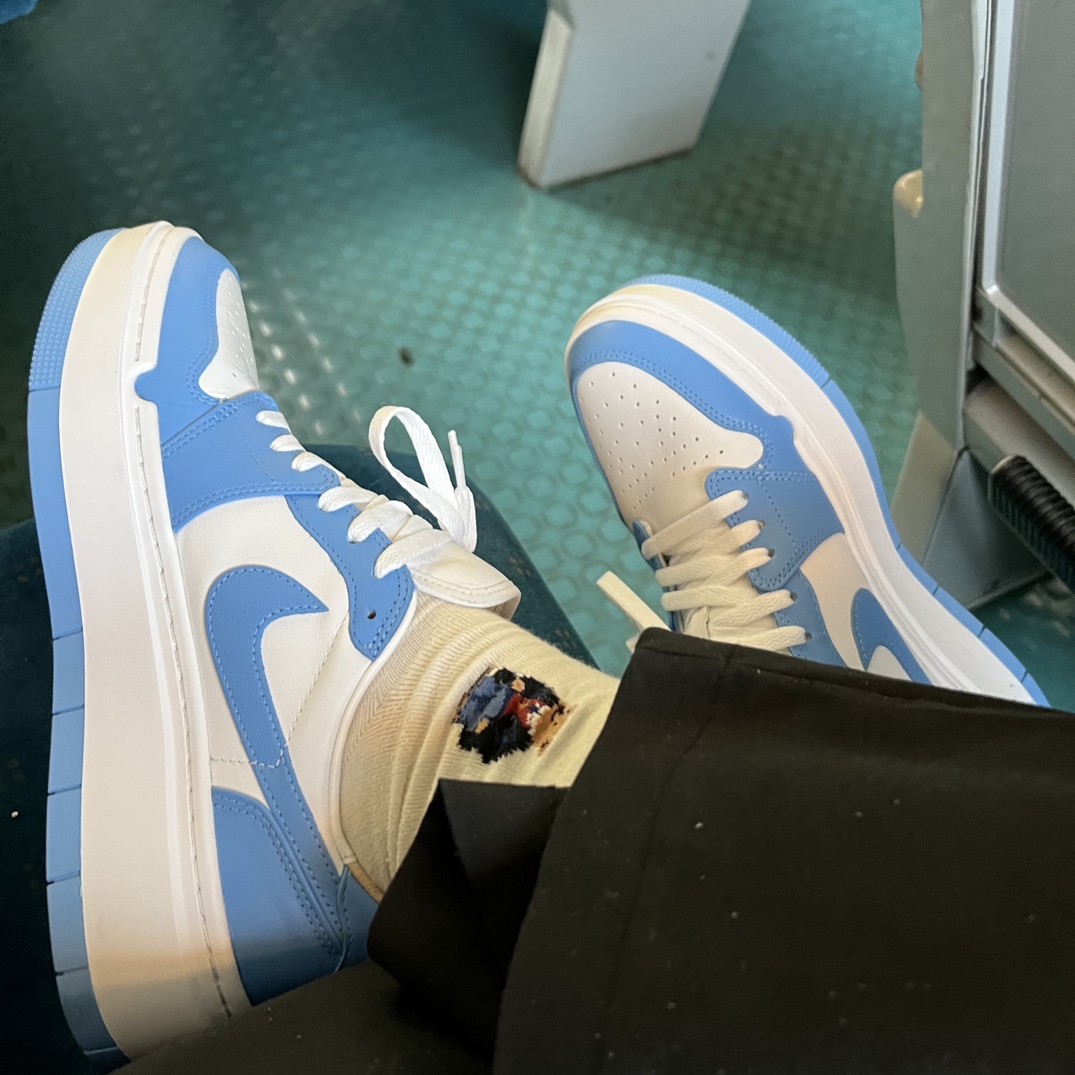 (W) Jordan 1 Elevate Low SE University Blue 착용 스타일 - 1