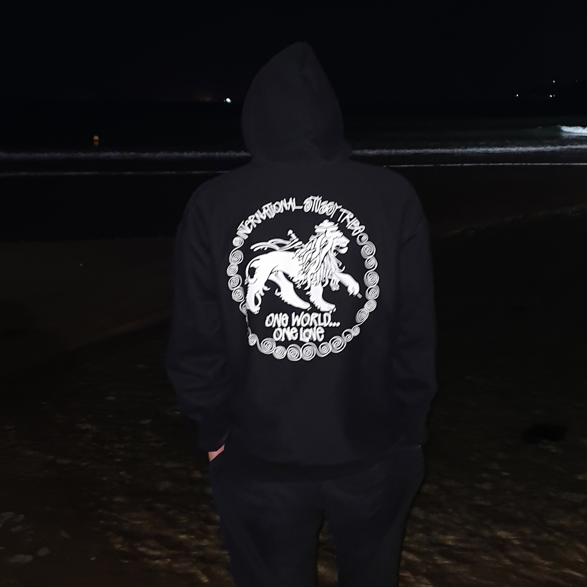 Stussy Ist Lion Hood Black 착용 스타일 - 2