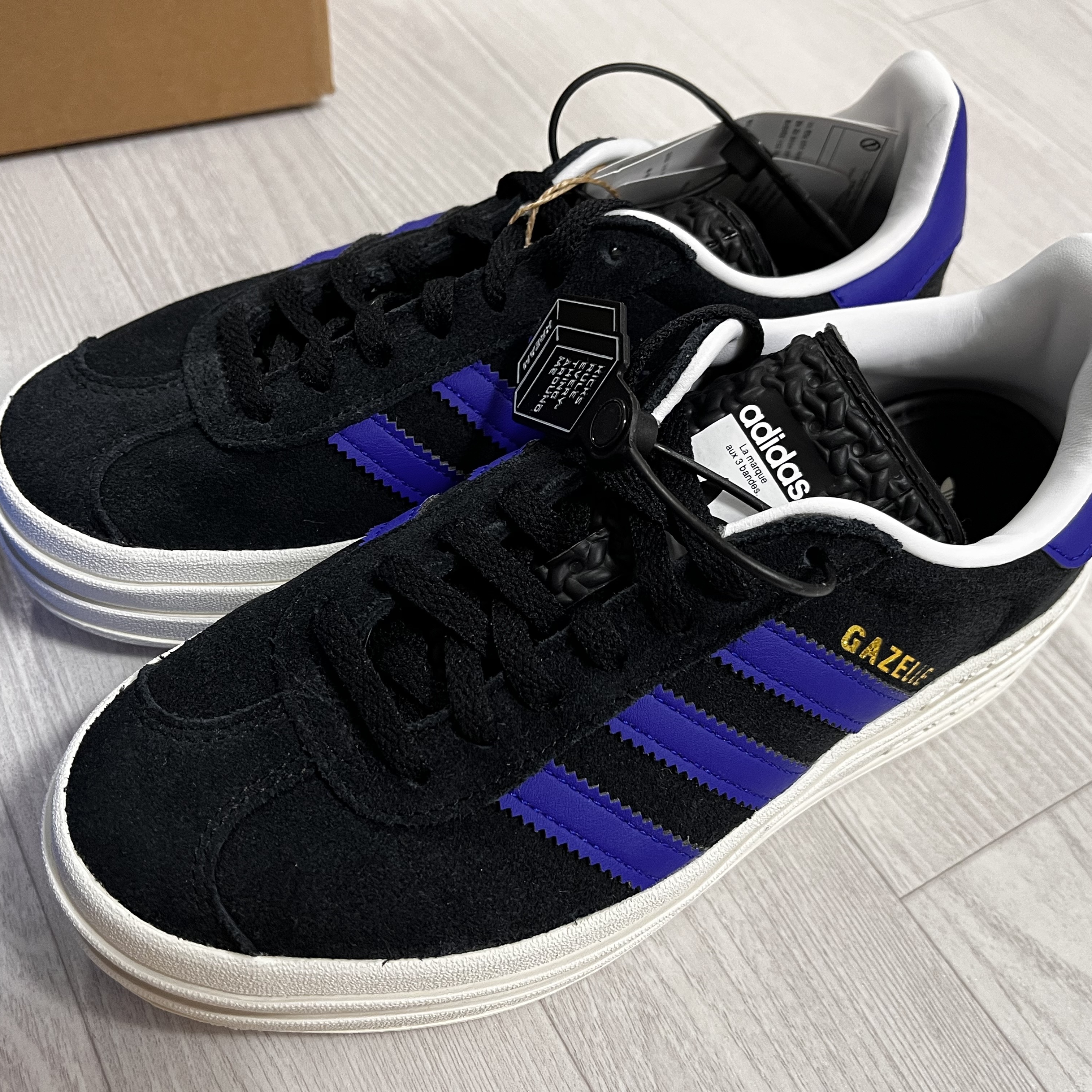 (W) Adidas Gazelle Bold Core Black Lucid Blue 착용 스타일 - 2