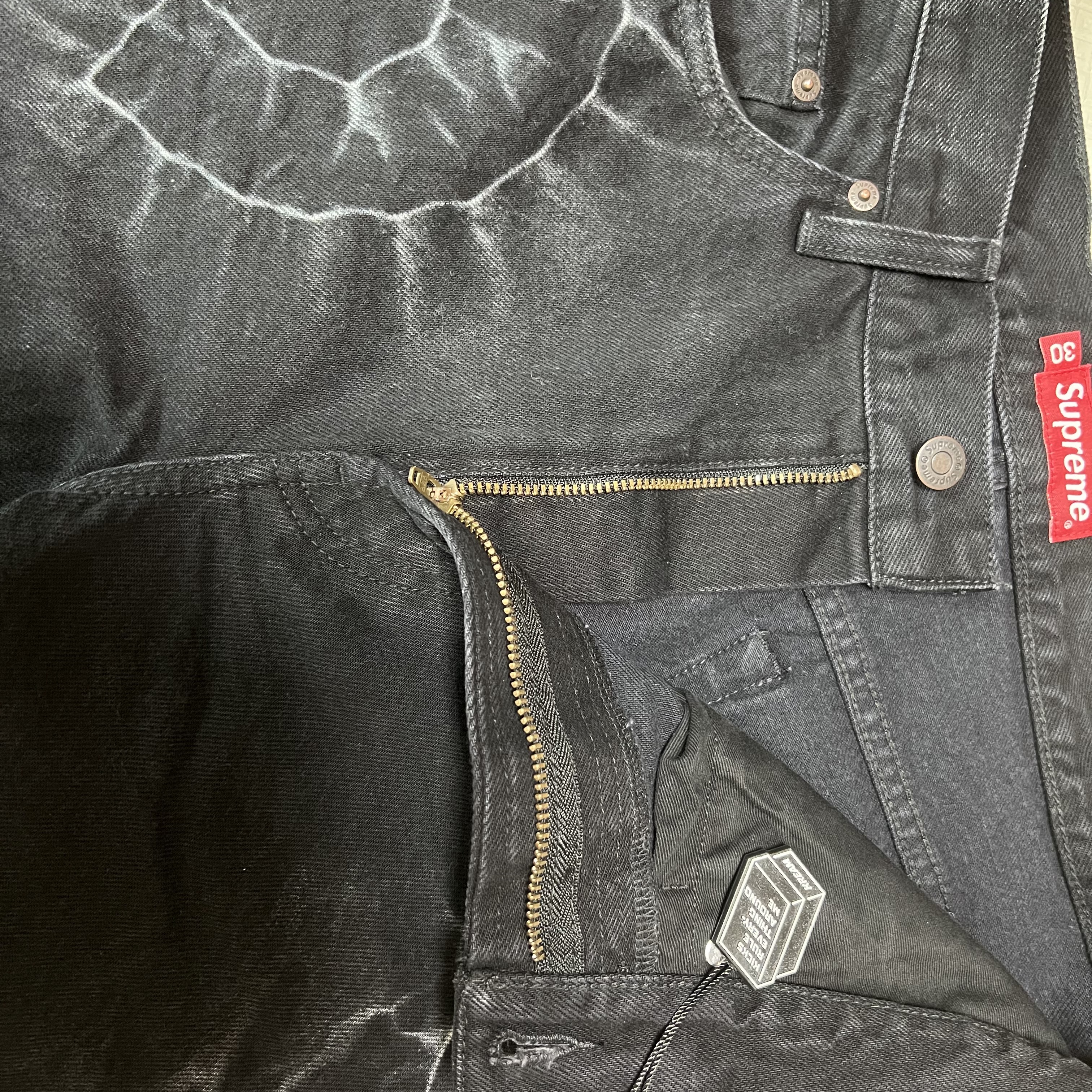 Supreme Shibori Loose Fit Jean Black - 23SS 착용 스타일