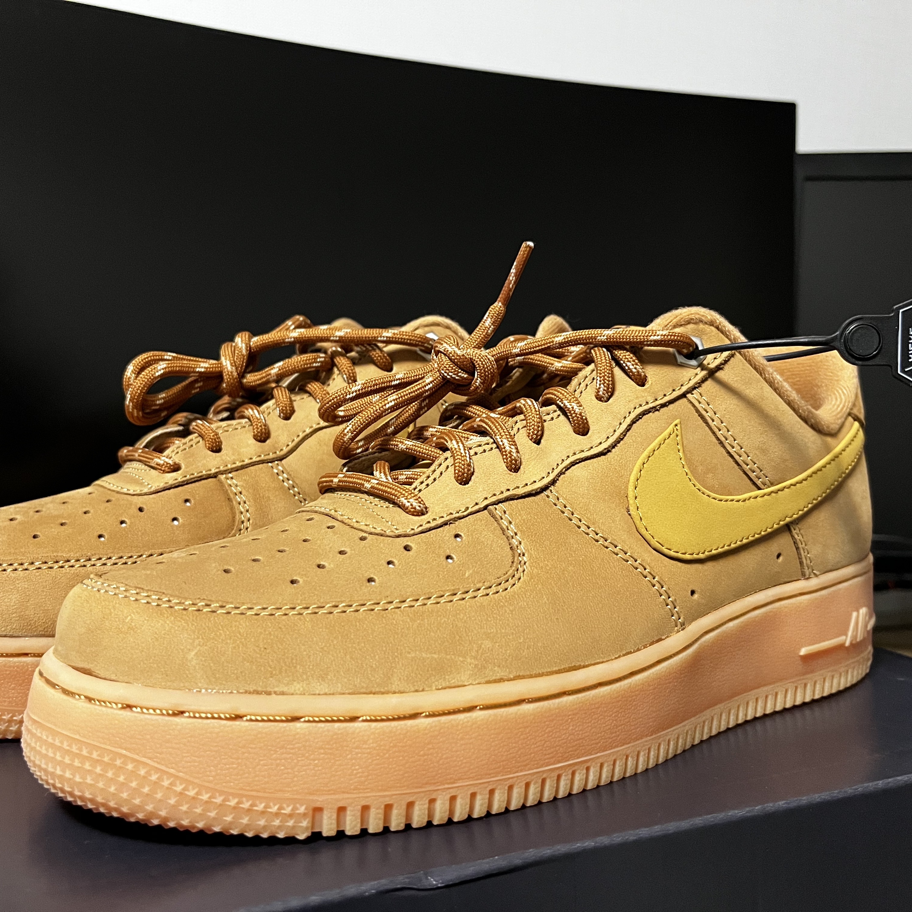 Nike Air Force 1 '07 WB Flax 착용 스타일 - 2