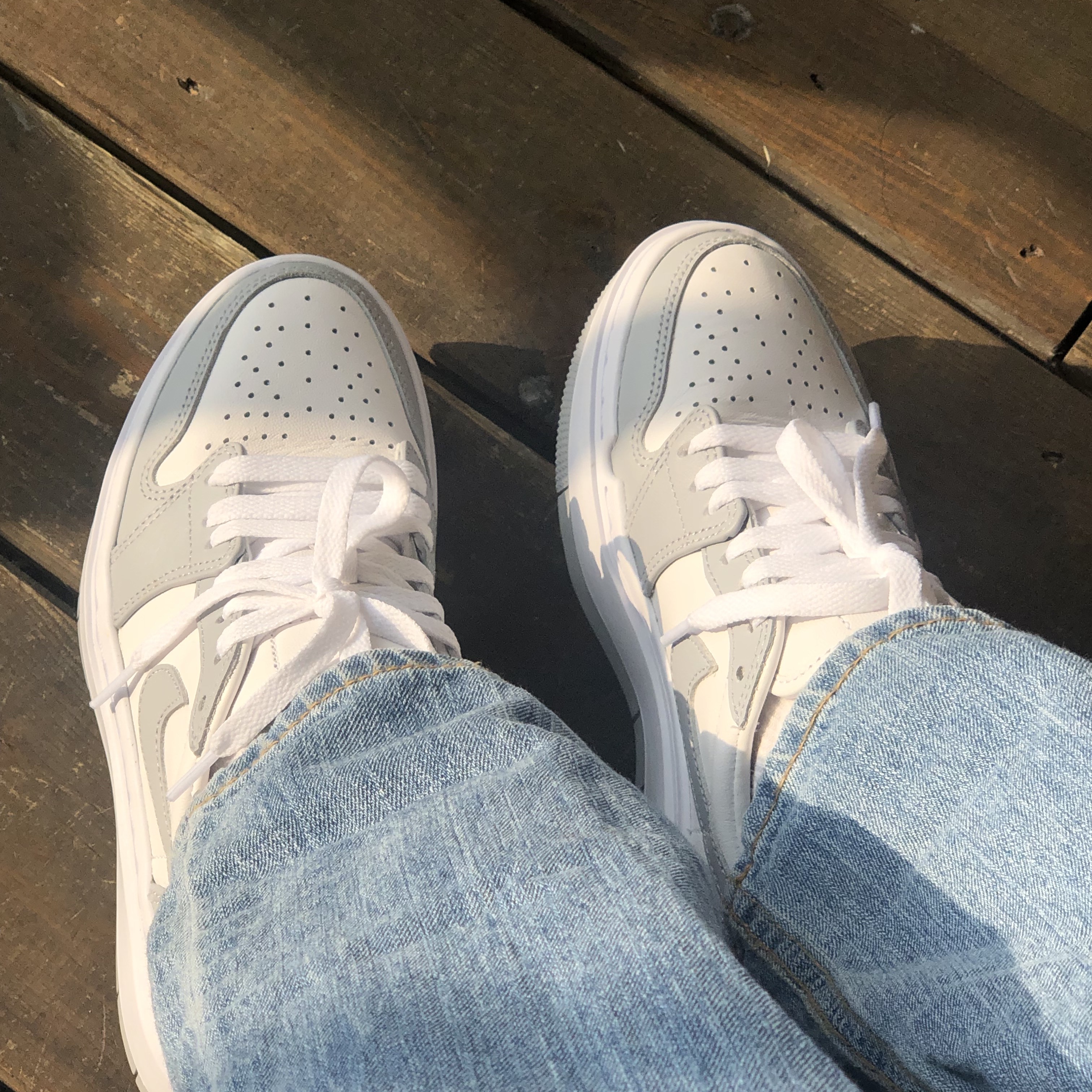(W) Jordan 1 Elevate Low White and Wolf Grey 착용 스타일