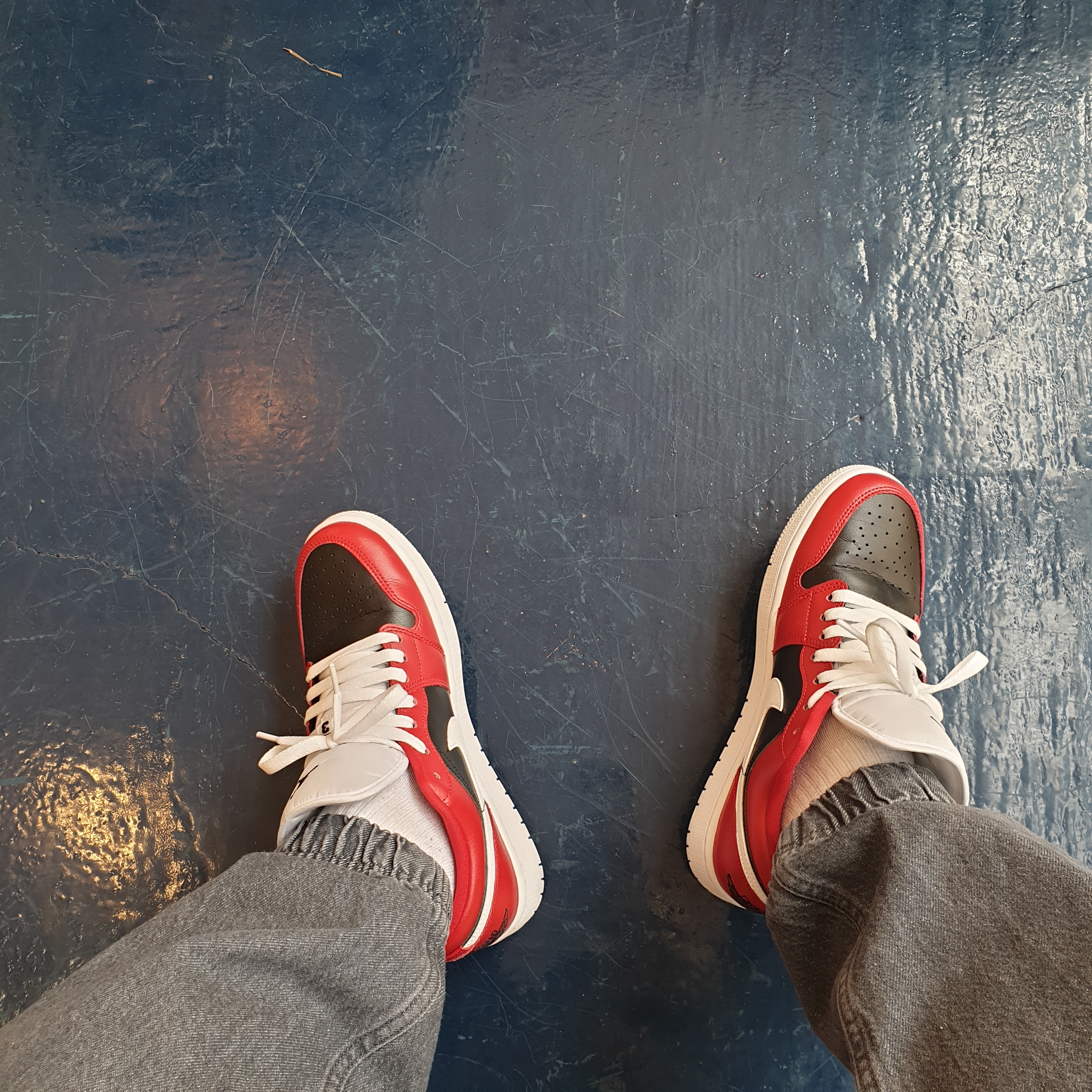 (W) Jordan 1 Low Chicago Flip 착용 스타일 - 1