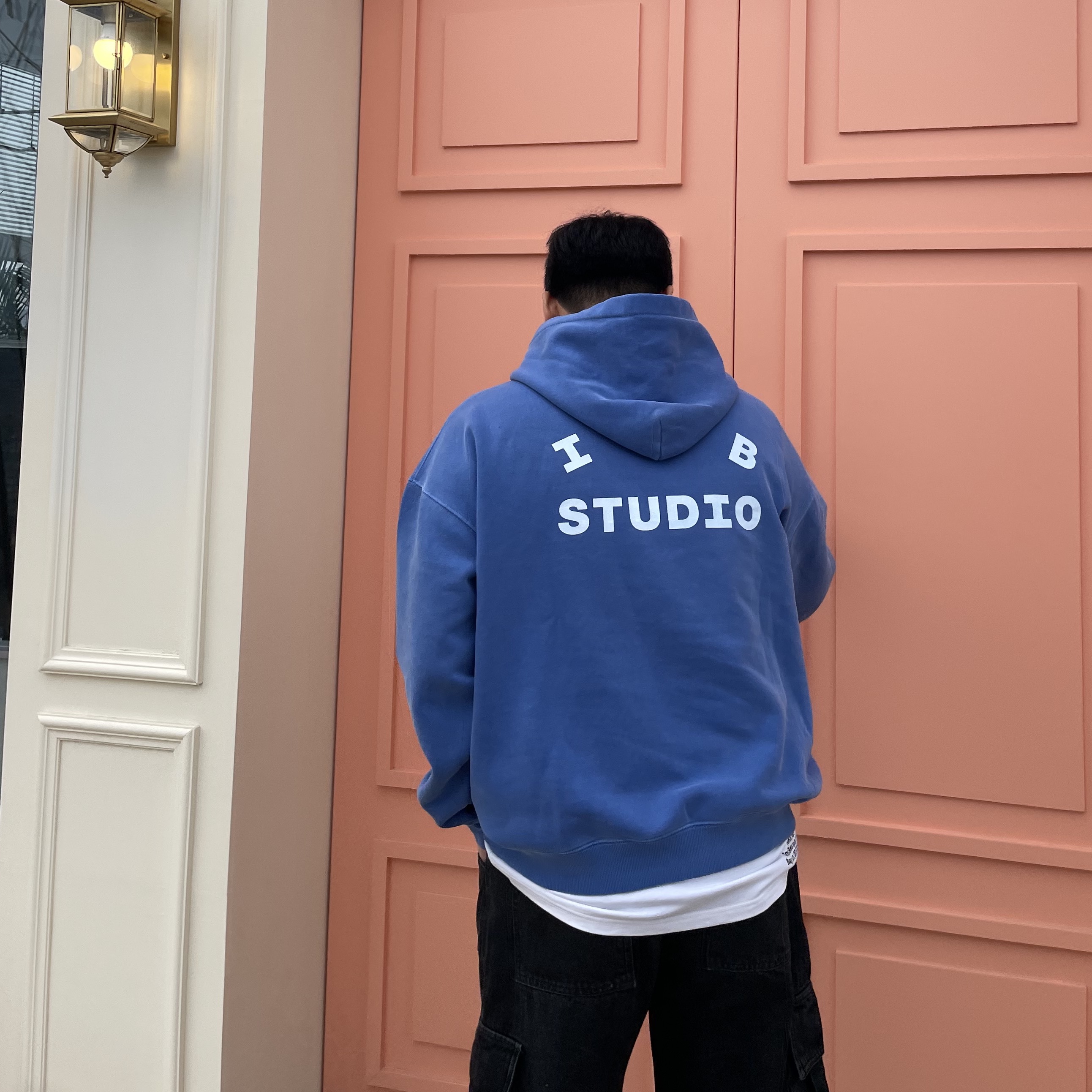 IAB Studio Pigment Hoodie Royal Blue - 22FW 착용 스타일
