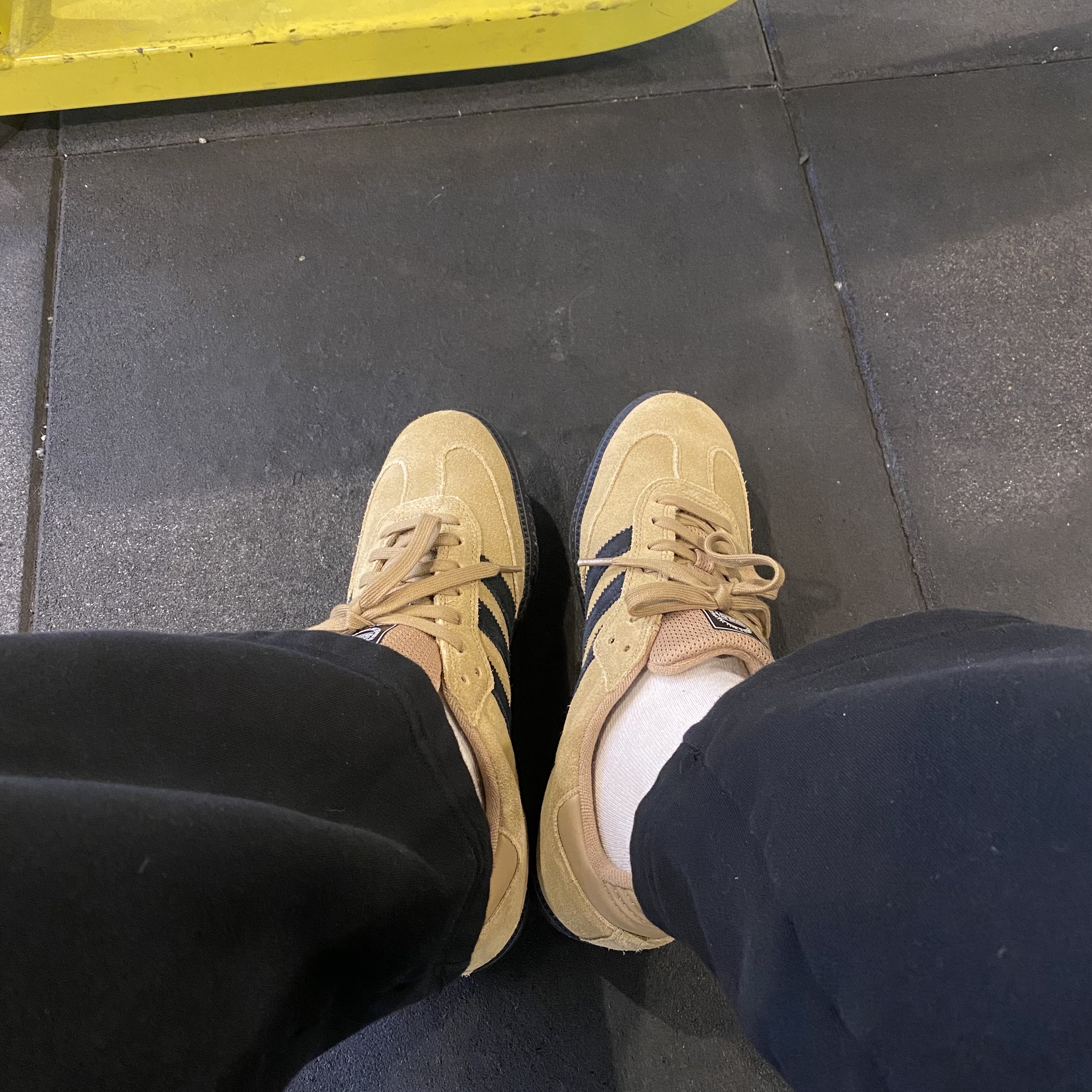 Adidas Samba ADV Cardboard 착용 스타일