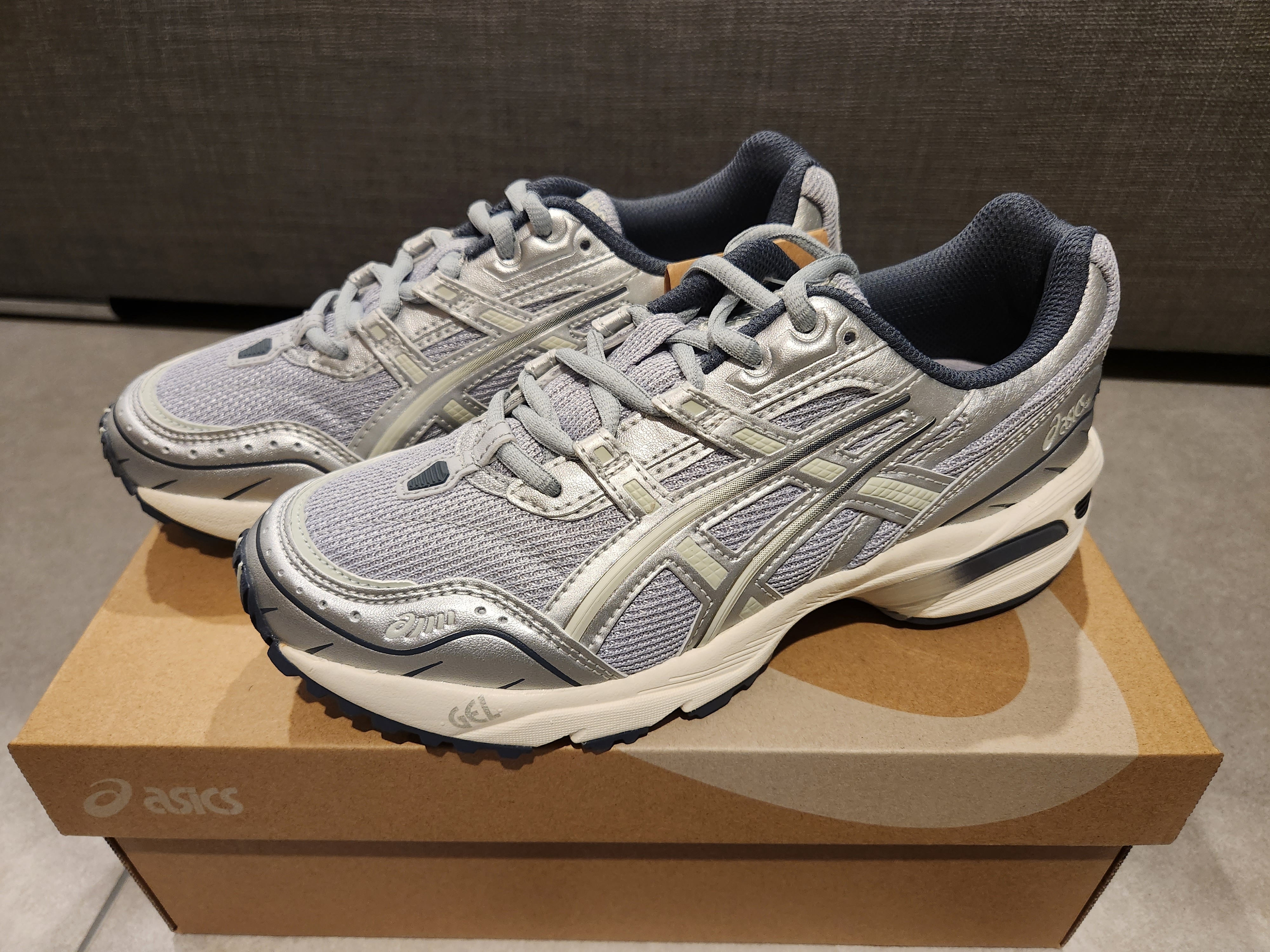 Asics Gel-1090 Piedmont Grey 착용 스타일