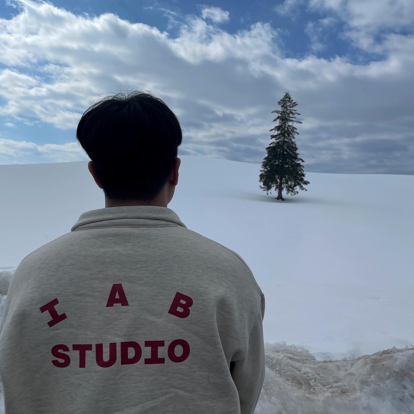 IAB Studio Half Zip-Up Oatmeal Burgundy 착용 스타일
