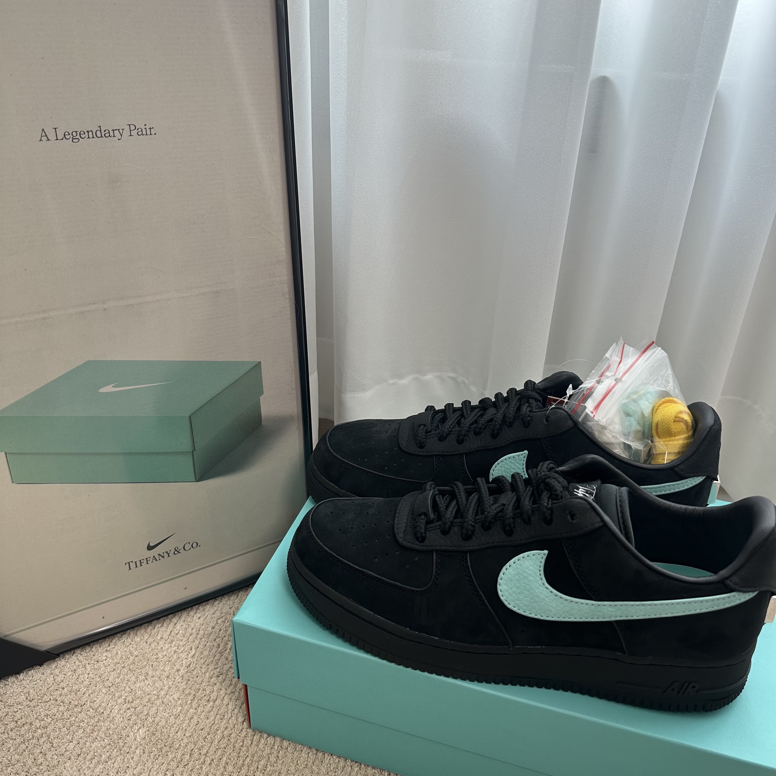 Nike x Tiffany & Co. Air Force 1 Low SP 1837 착용 스타일 - 2