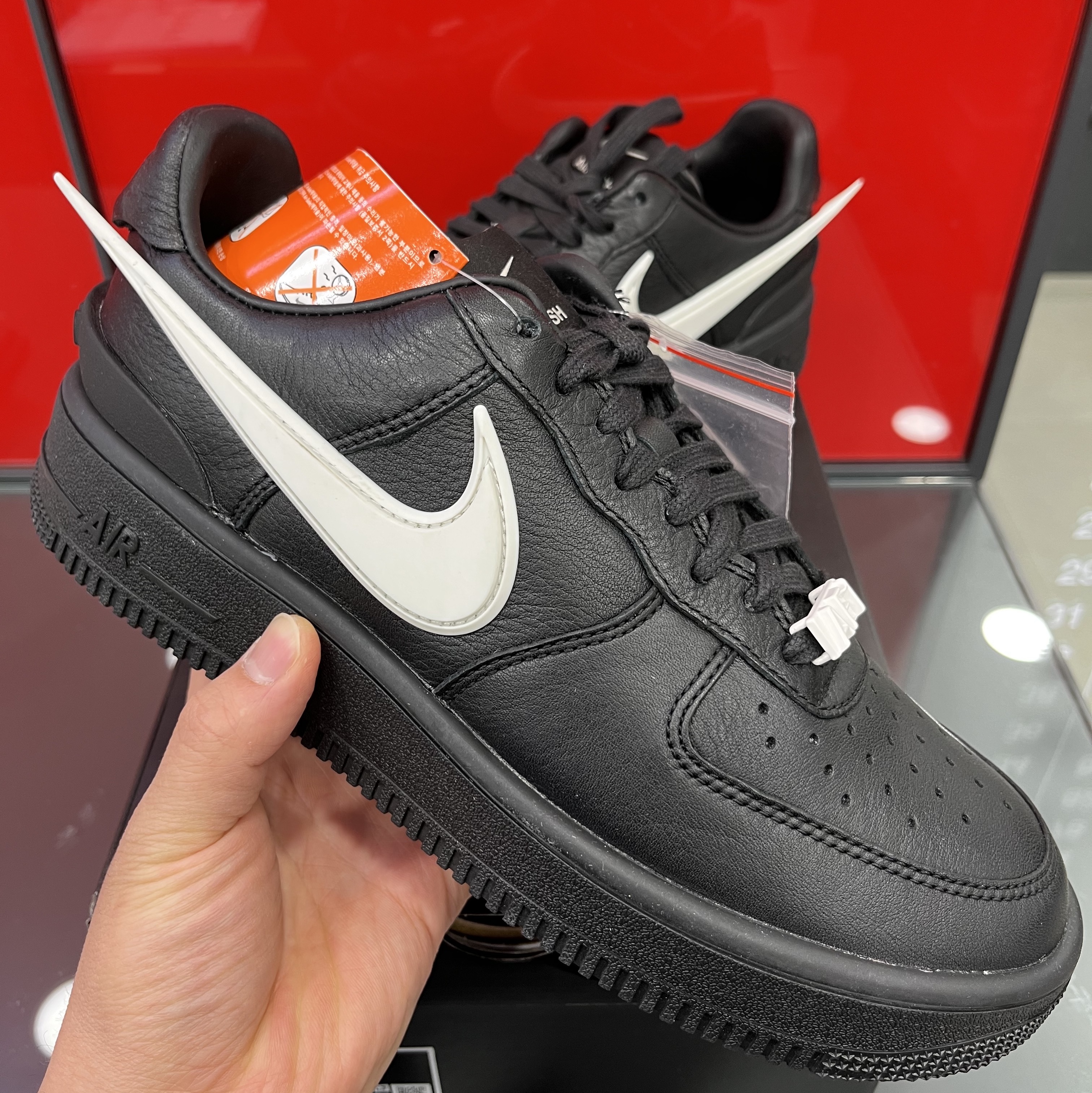 Nike x Ambush Air Force 1 Low SP Black 착용 스타일 - 1