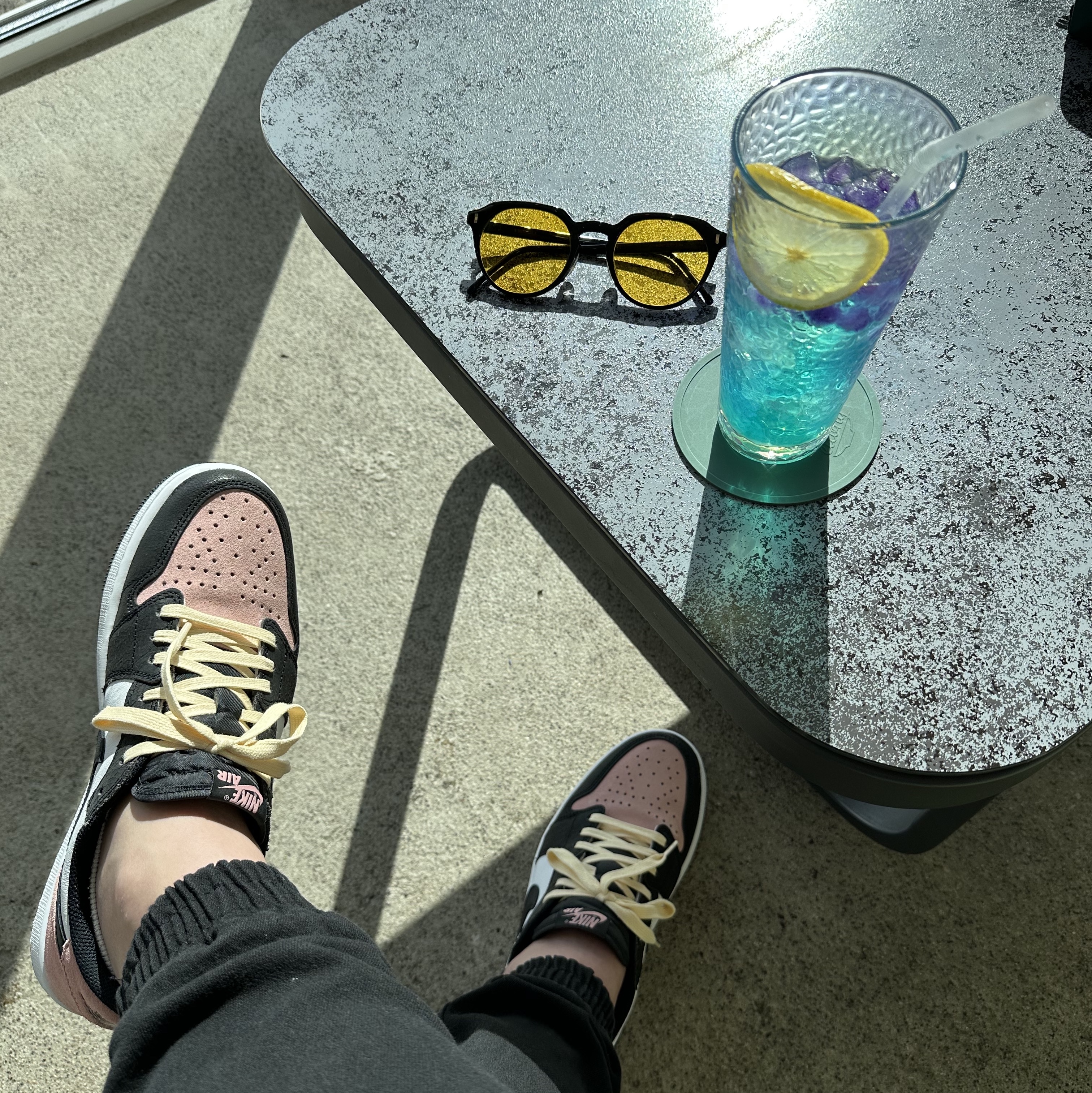 Jordan 1 Retro Low OG Bleached Coral 착용 스타일
