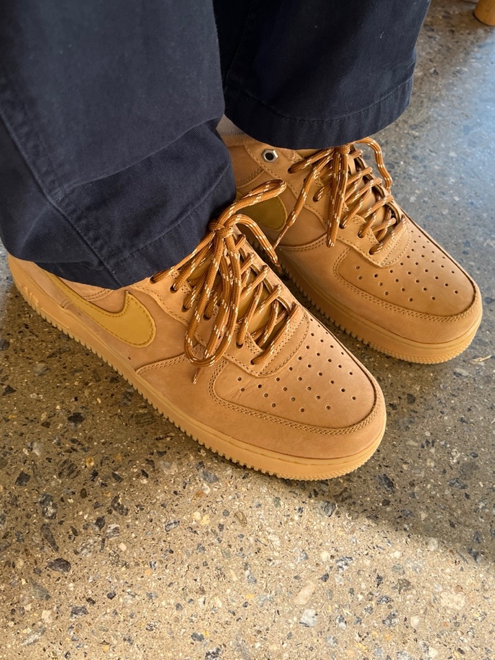 Nike Air Force 1 '07 WB Flax 착용 스타일 - 2