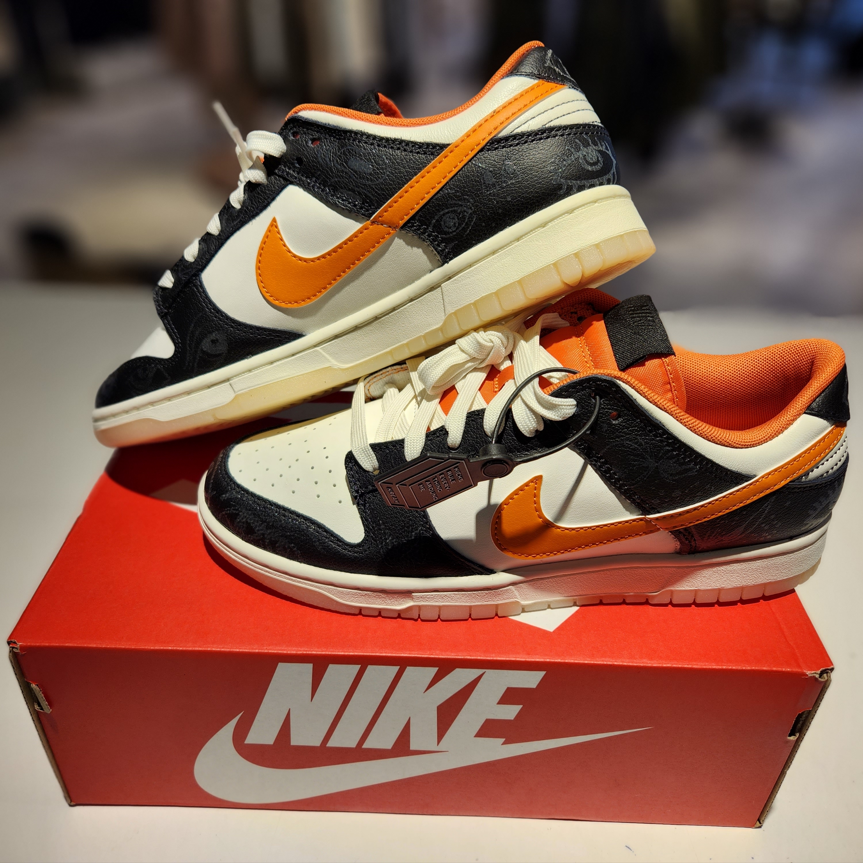 Nike Dunk Low Retro PRM Halloween 착용 스타일