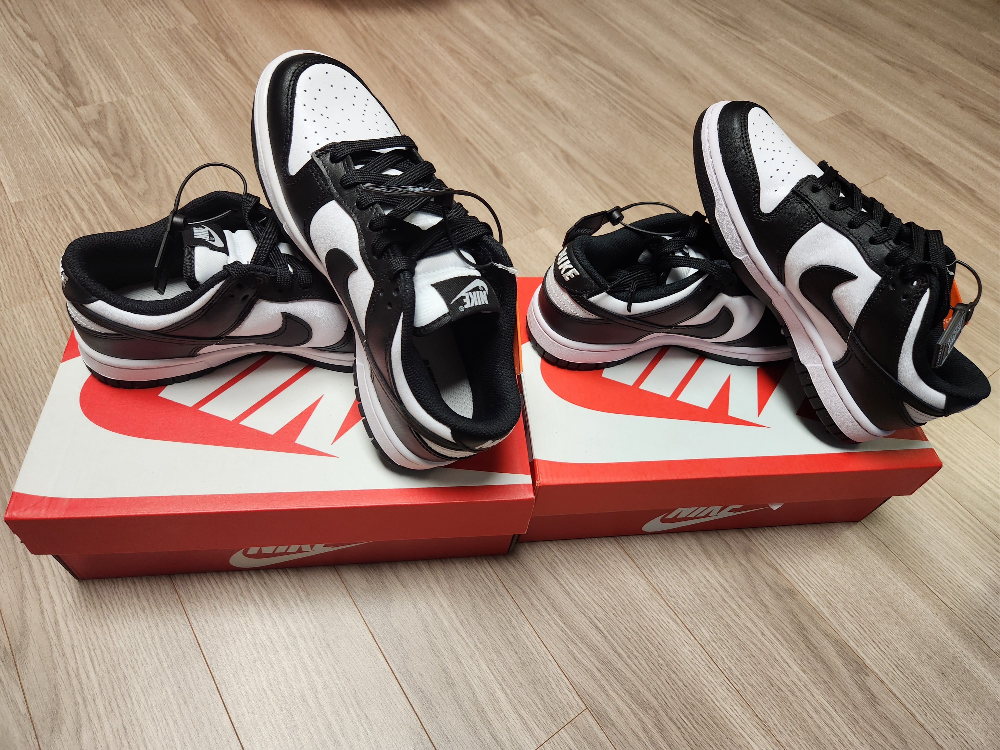(W) Nike Dunk Low Black 착용 스타일 - 5