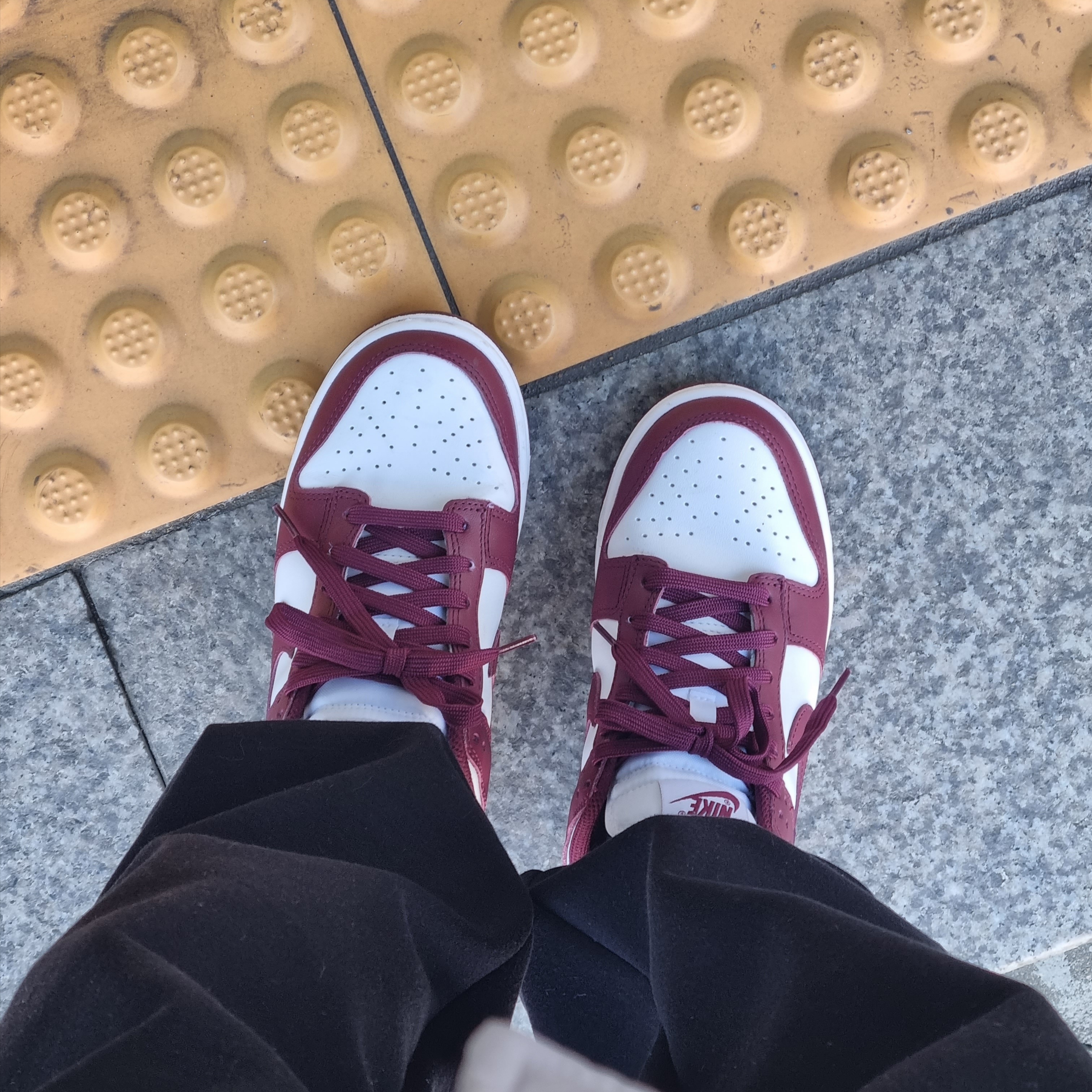 (W) Nike Dunk Low Bordeaux 착용 스타일