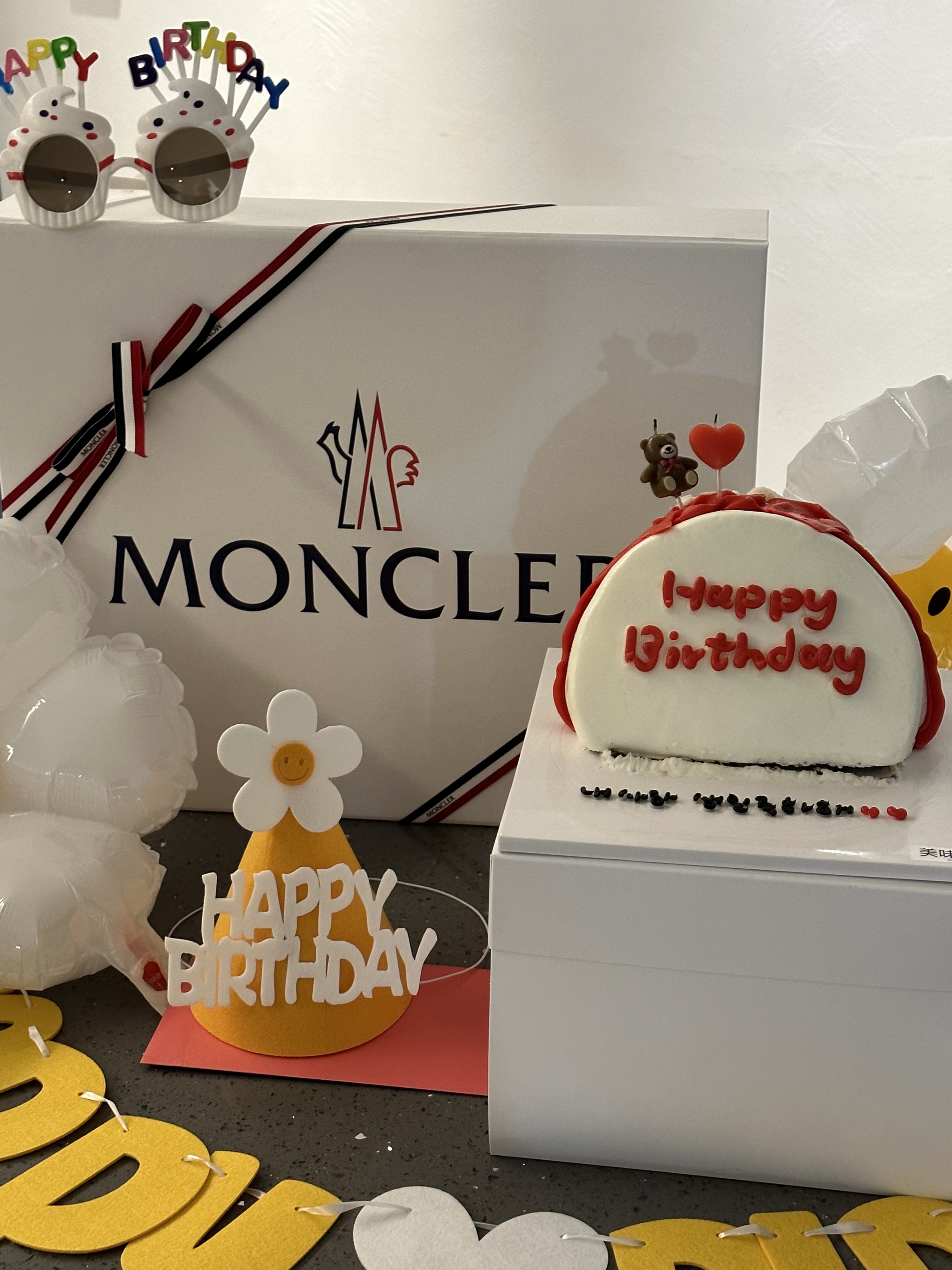 Moncler Reppe Rain Jacket Black - 23SS 착용 스타일 - 2