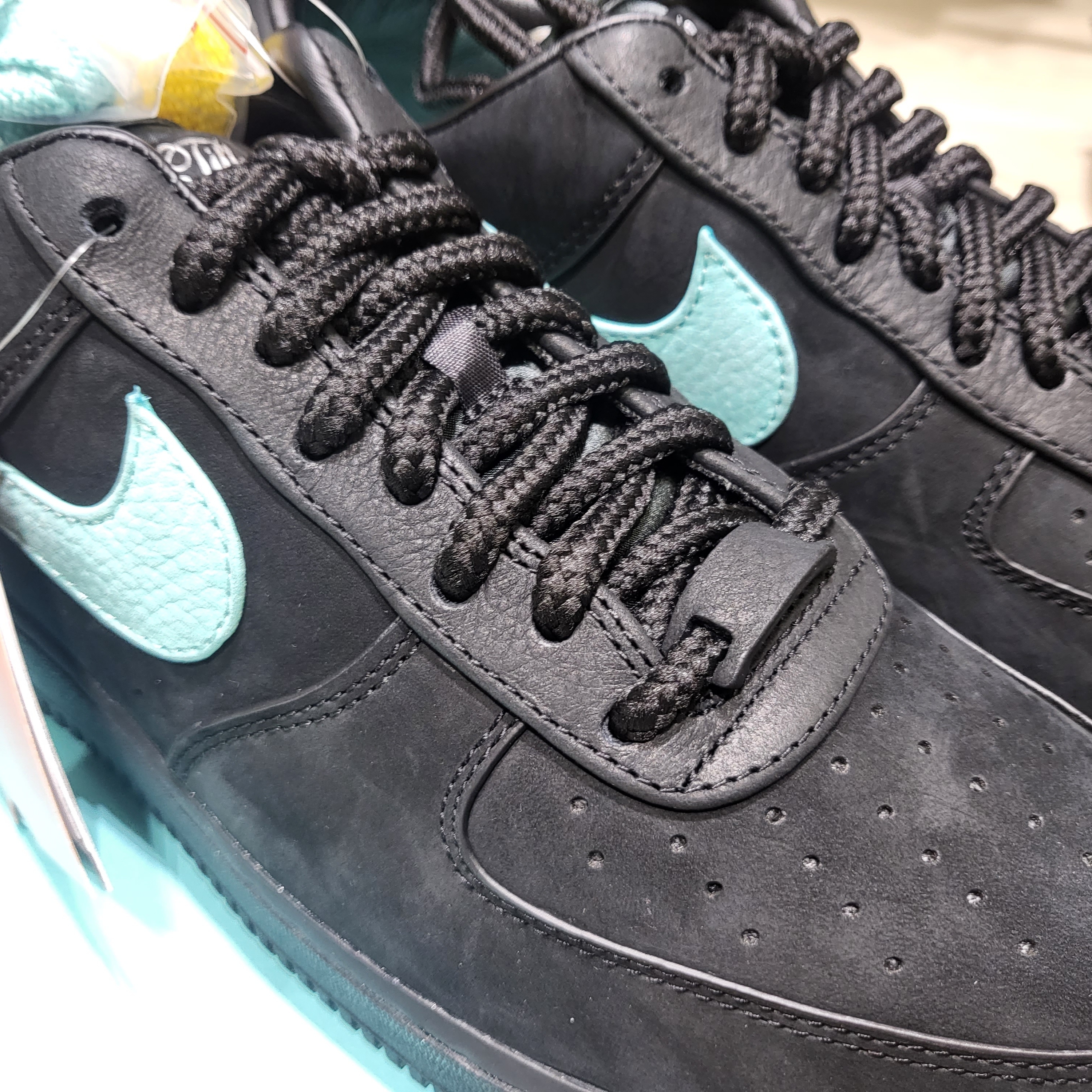 Nike x Tiffany & Co. Air Force 1 Low SP 1837 착용 스타일 - 5