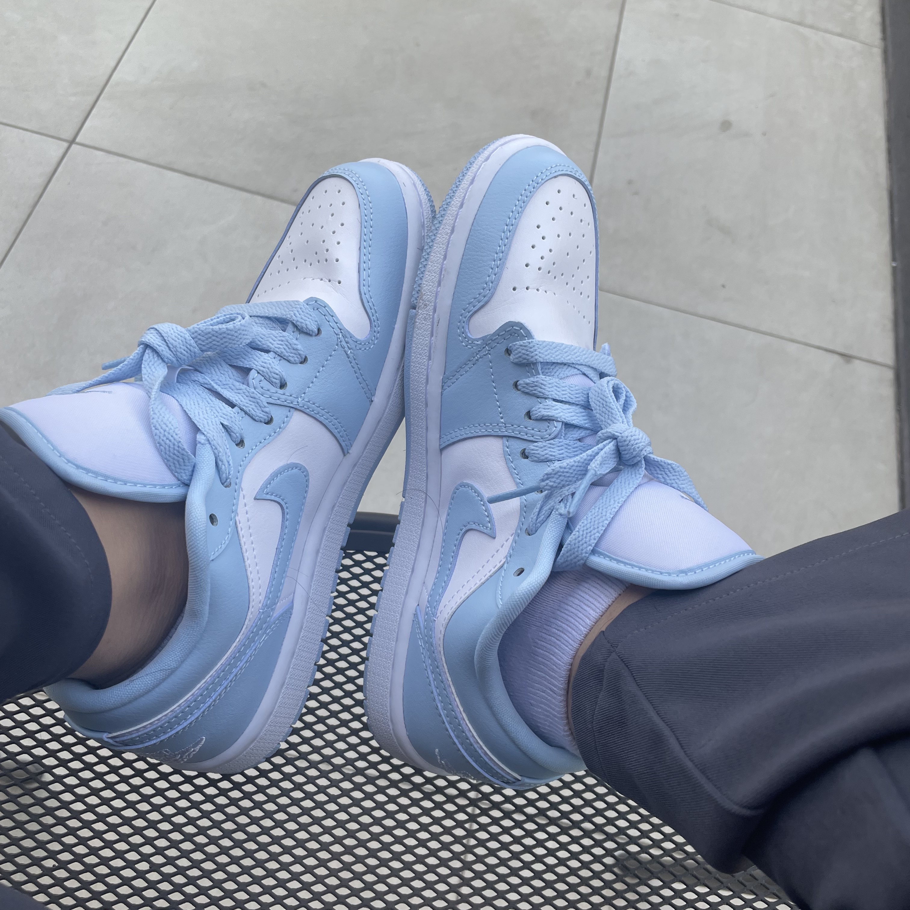 (W) Jordan 1 Low White Ice Blue 착용 스타일