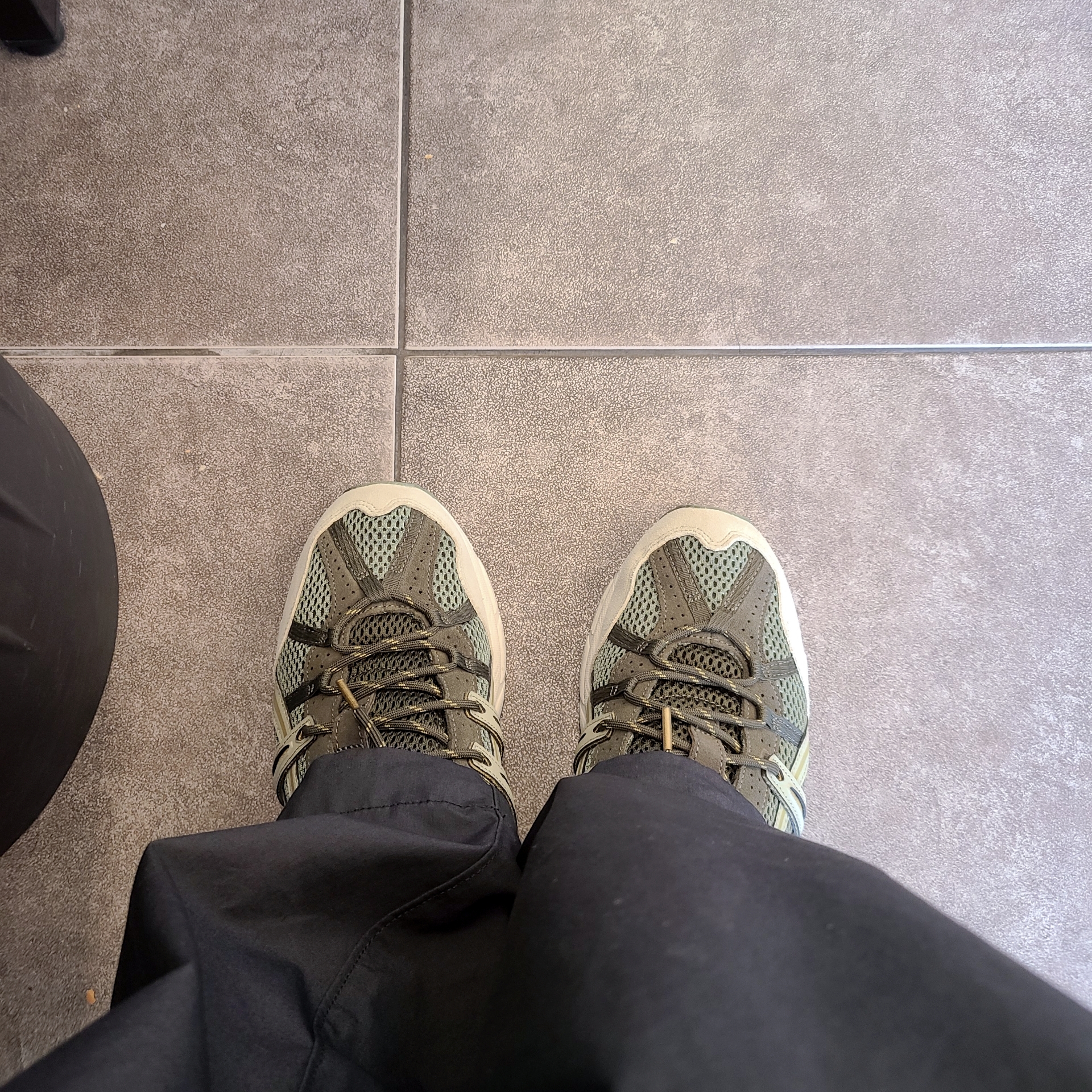 Asics Gel-Sonoma 15-50 Lichen Green Dried Leaf Green 착용 스타일 - 2