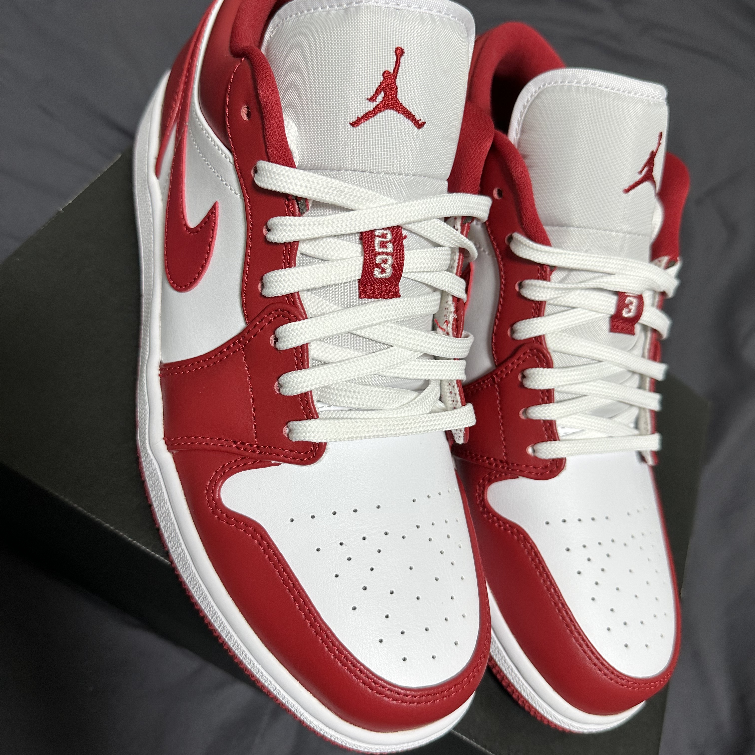Jordan 1 Low Gym Red White 착용 스타일