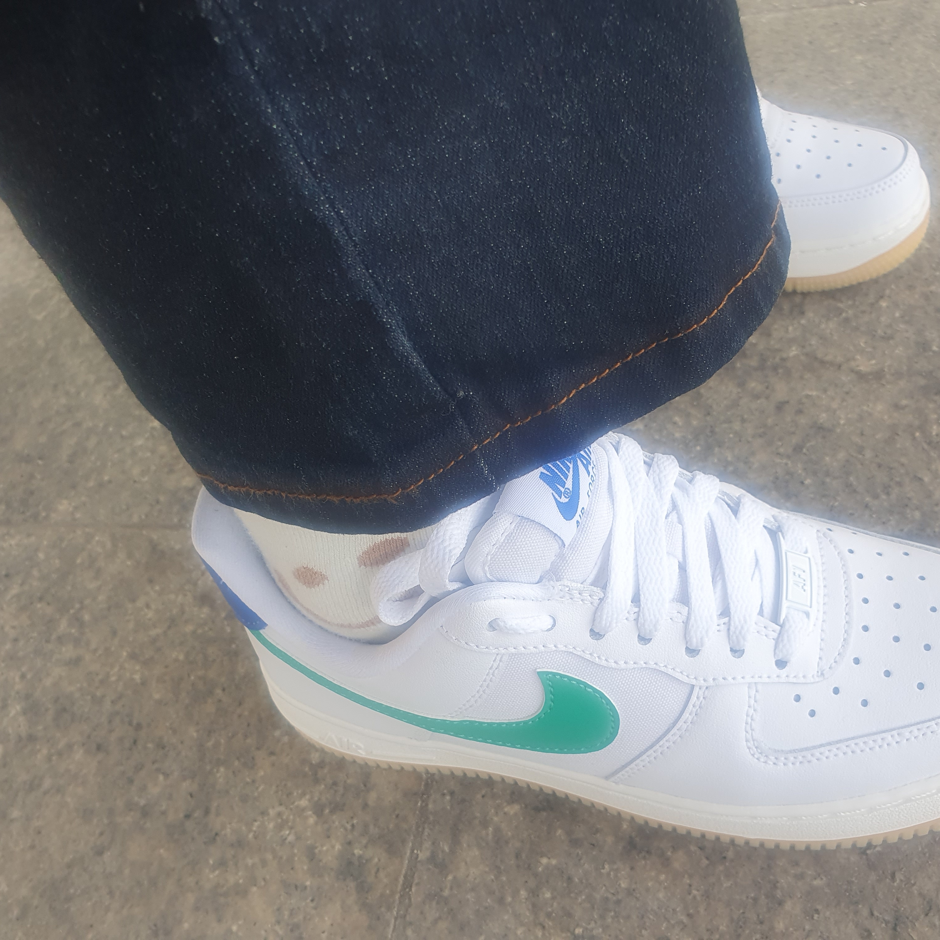 (W) Nike Air Force 1 '07 White Stadium Green 착용 스타일