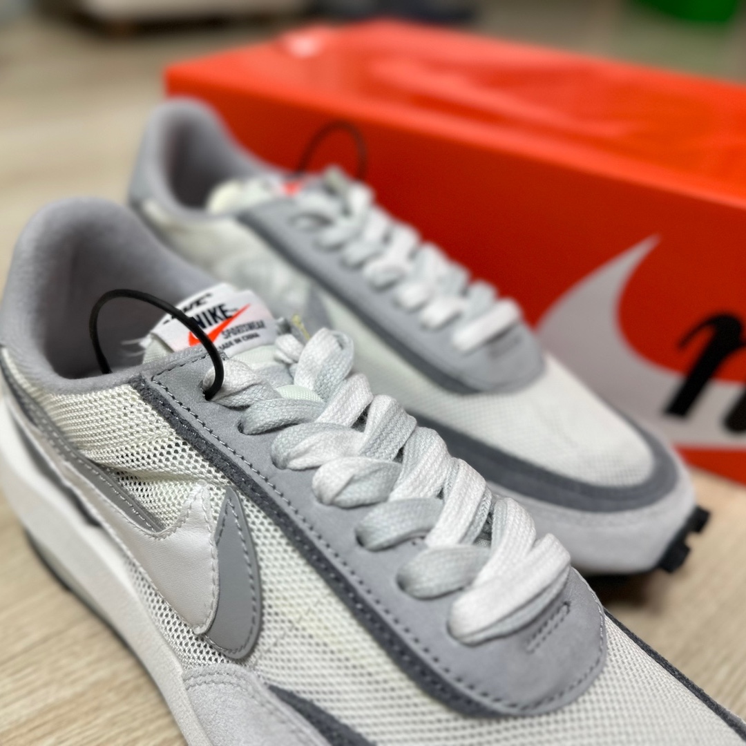 Nike x Sacai LDWaffle Summit White 착용 스타일