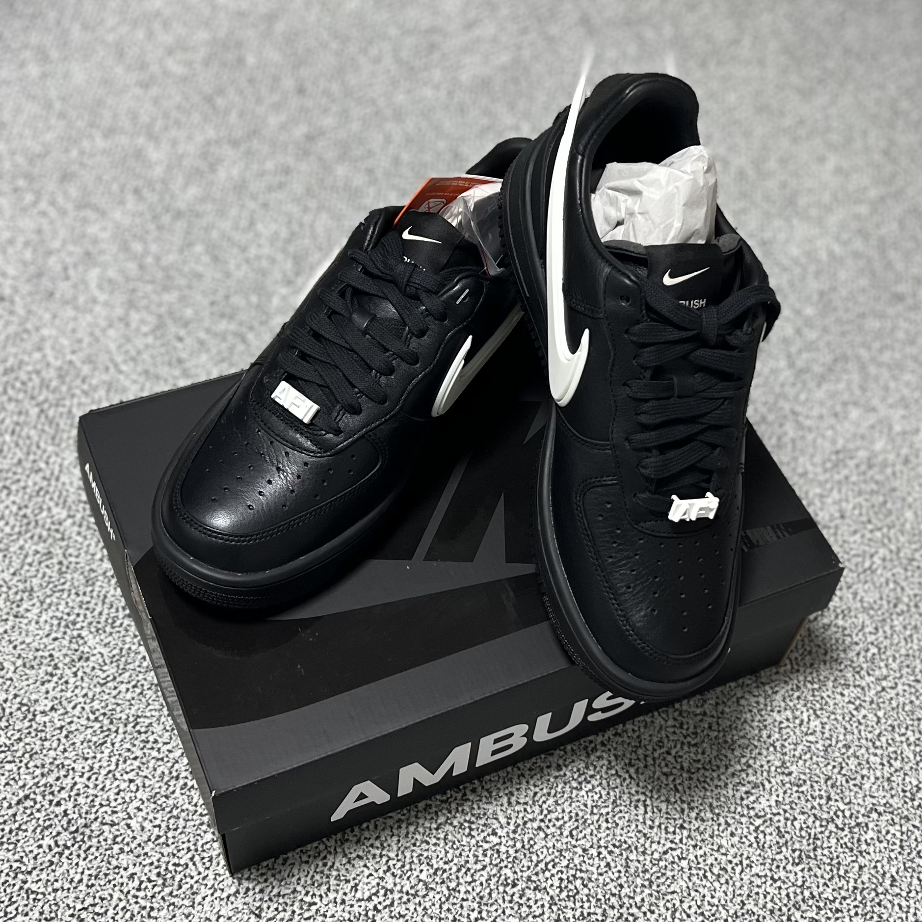 Nike x Ambush Air Force 1 Low SP Black 착용 스타일 - 1