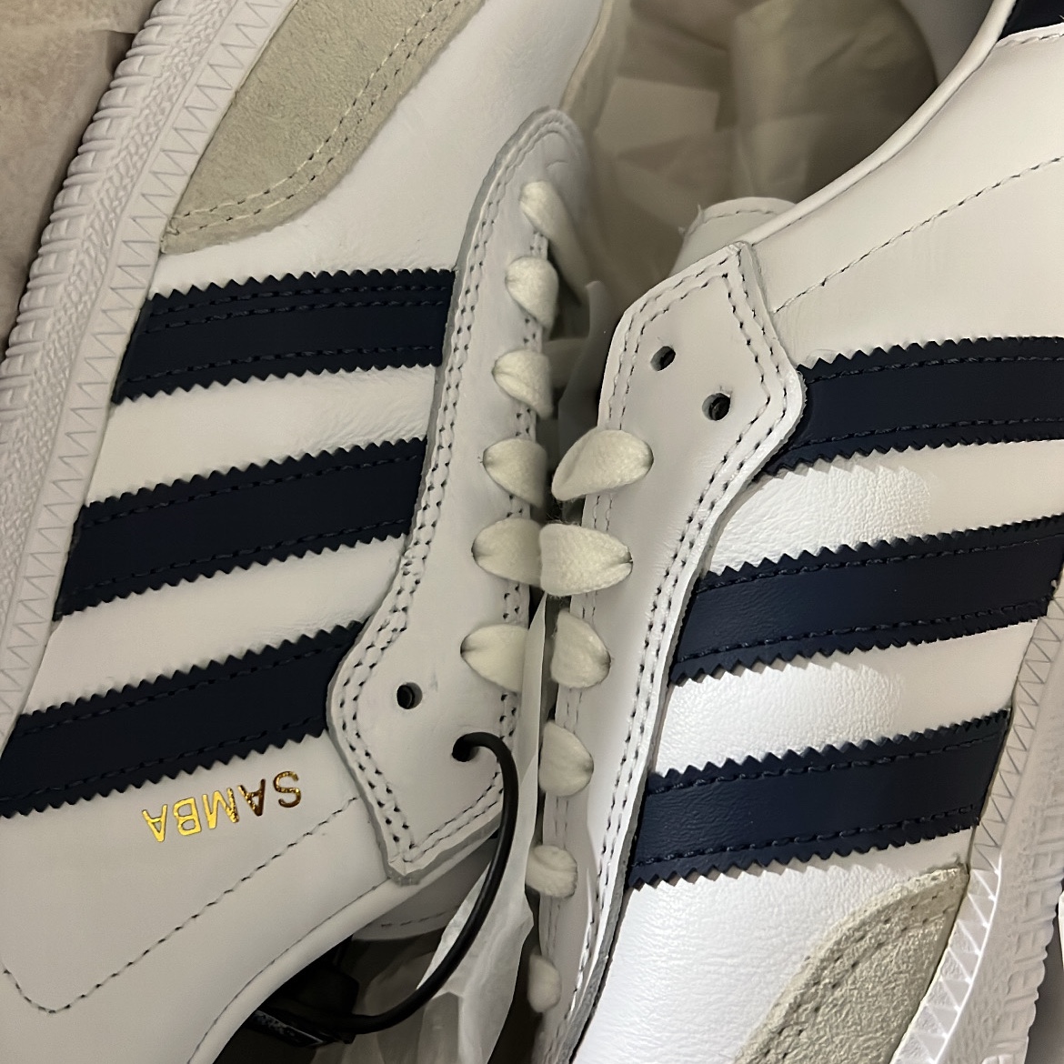Adidas Samba ADV White Navy 착용 스타일
