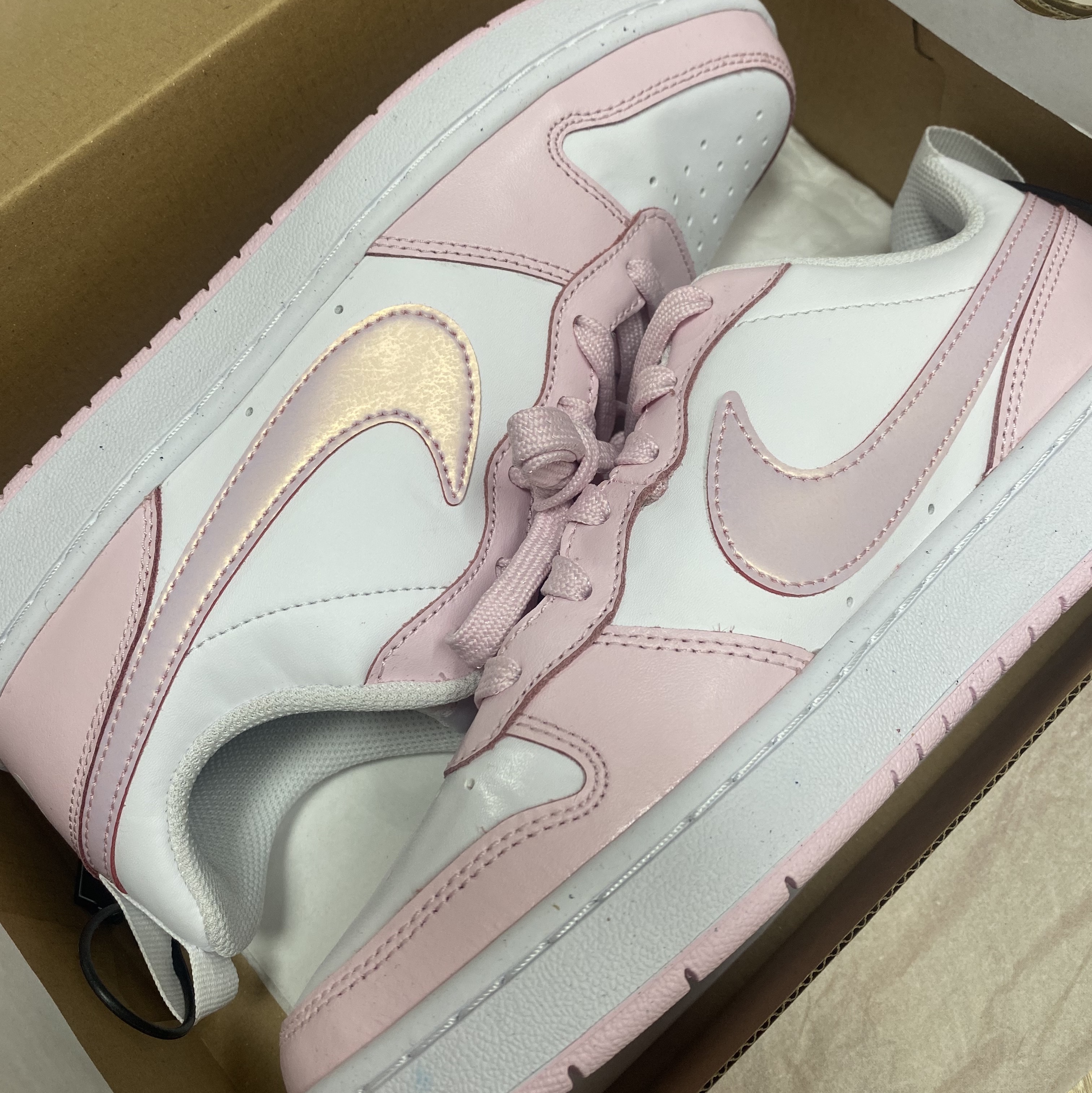 (GS) Nike Court Borough 2 SE White Pink Foam 착용 스타일