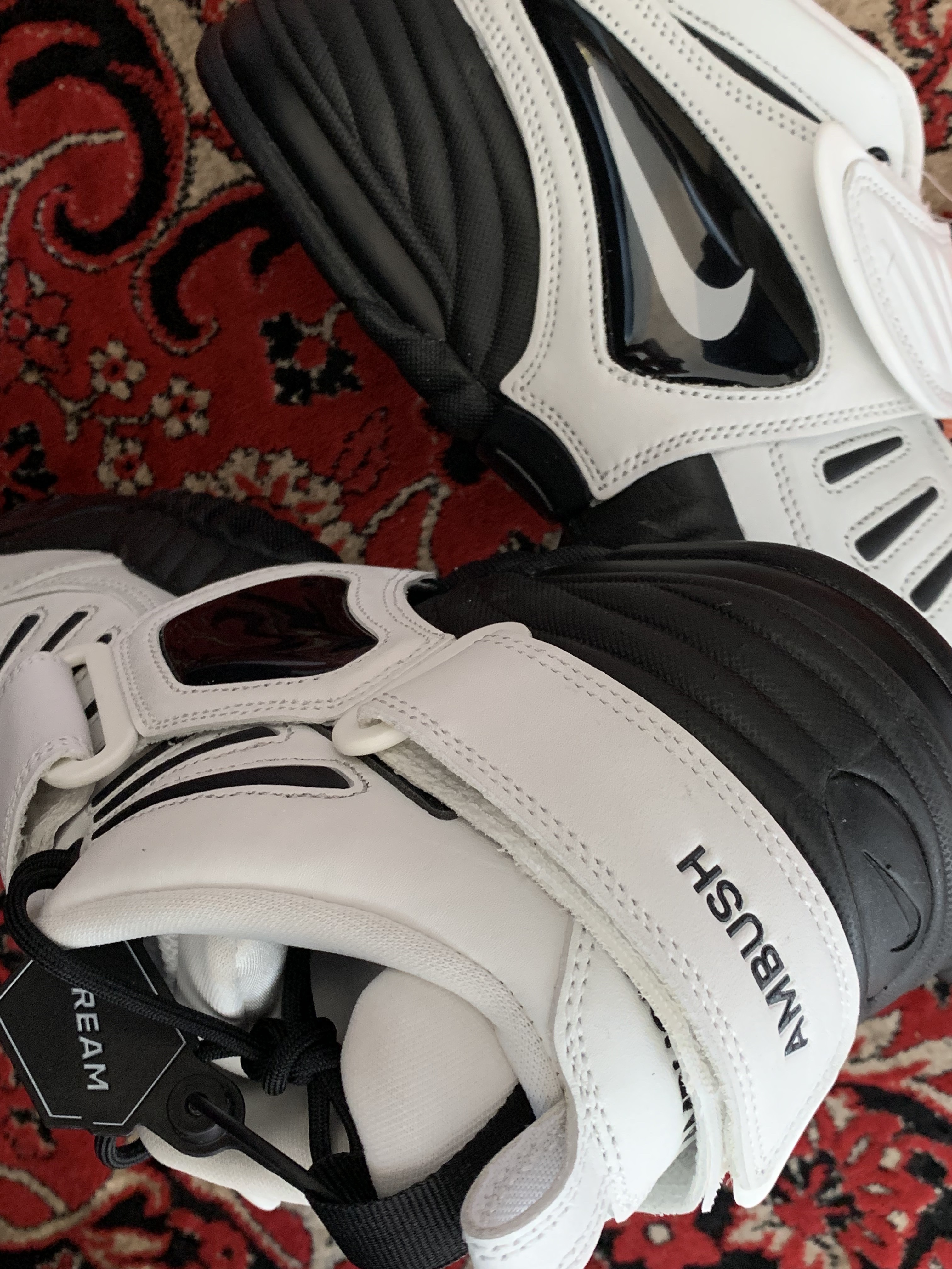 Nike x Ambush Air Adjust Force SP Summit White and Black 착용 스타일 - 1
