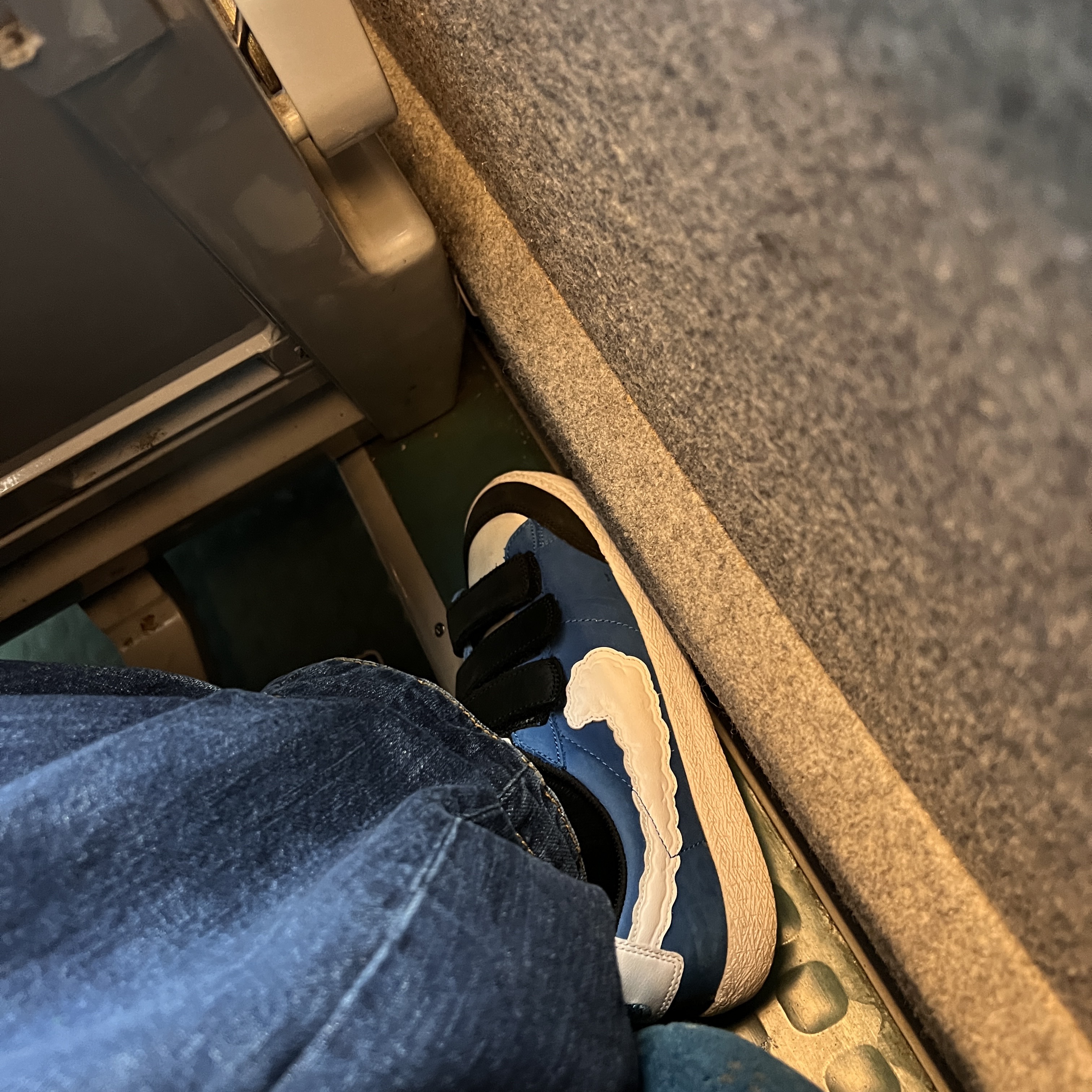 Nike SB Zoom Blazer AC Kevin and Hell, Zara x Ader Error Wide Leg Jeans Blue 착용 스타일