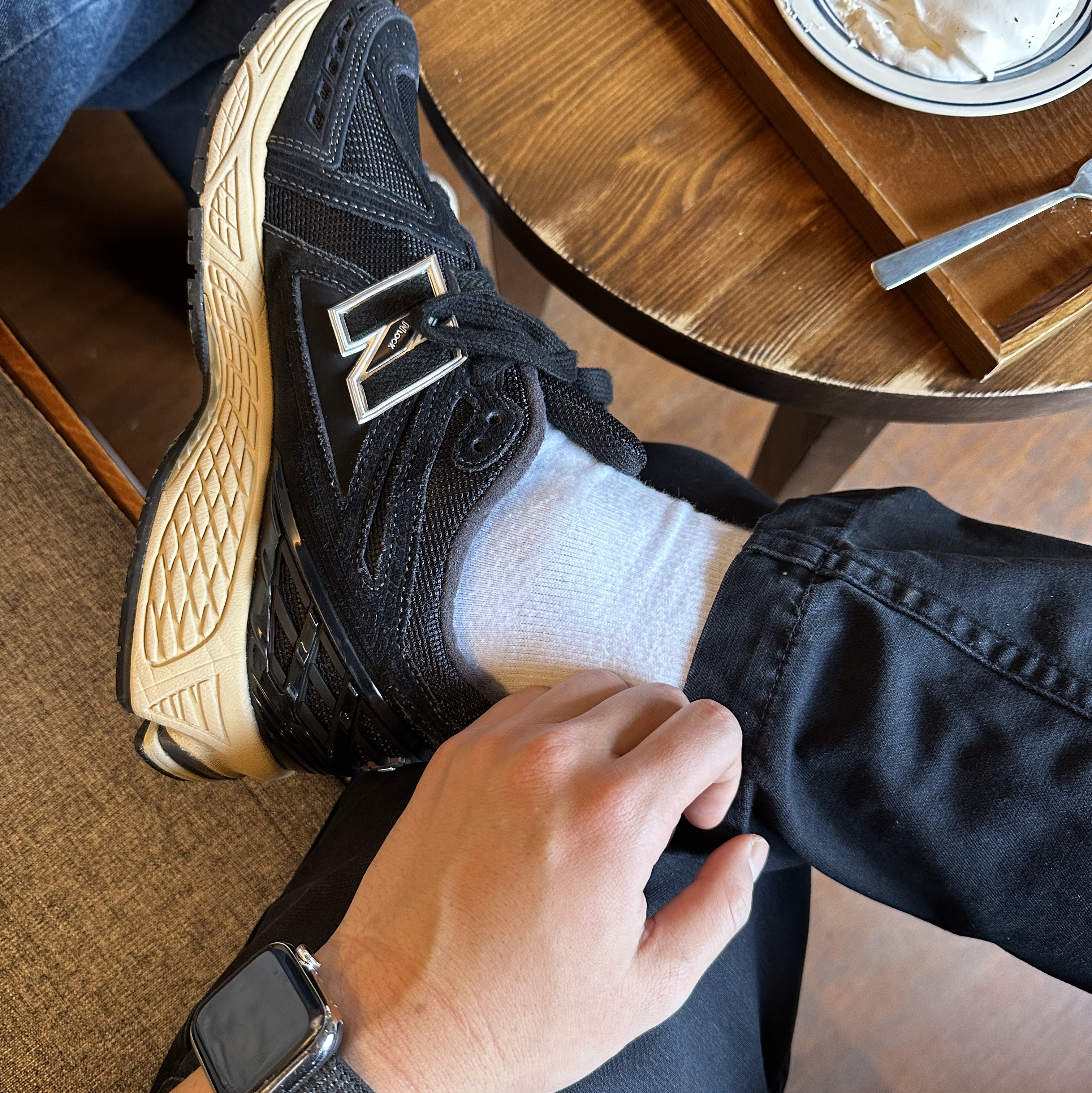 New Balance 1906R Black Taos Taupe 착용 스타일