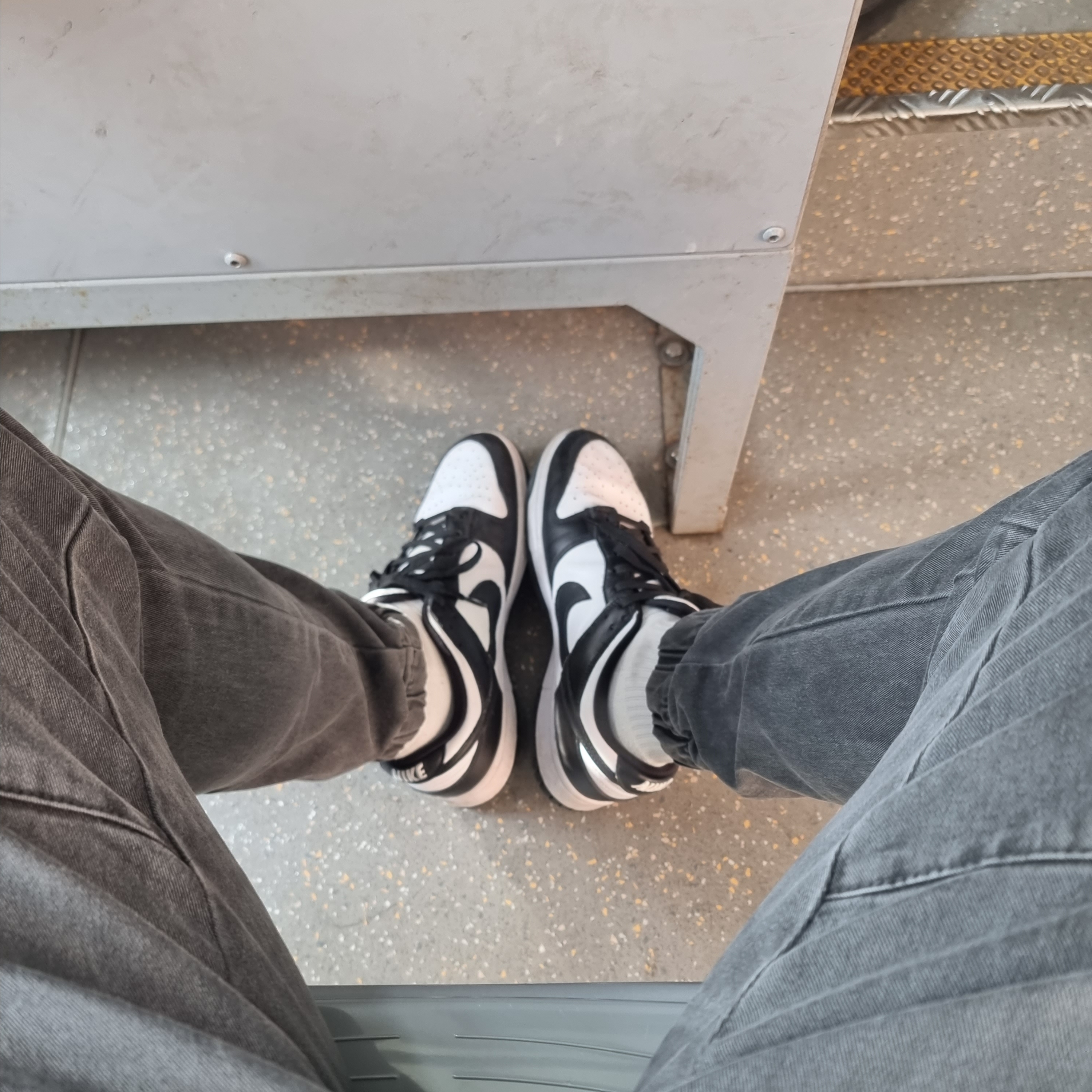 Nike Dunk Low Retro Black 착용 스타일