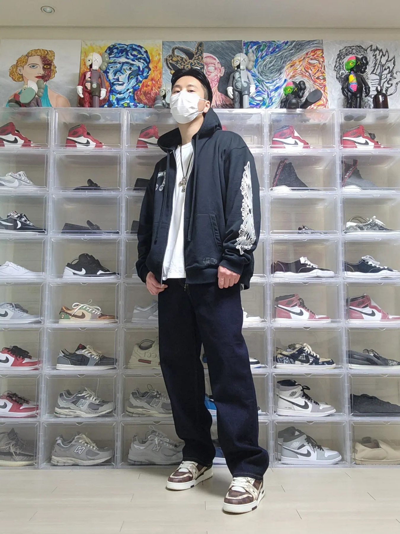 Louis Vuitton LV Trainer Sneakers Damier Ebene, Chrome Hearts Horseshoe Floral Fleece Zip-Up Hoodie Black 착용 스타일