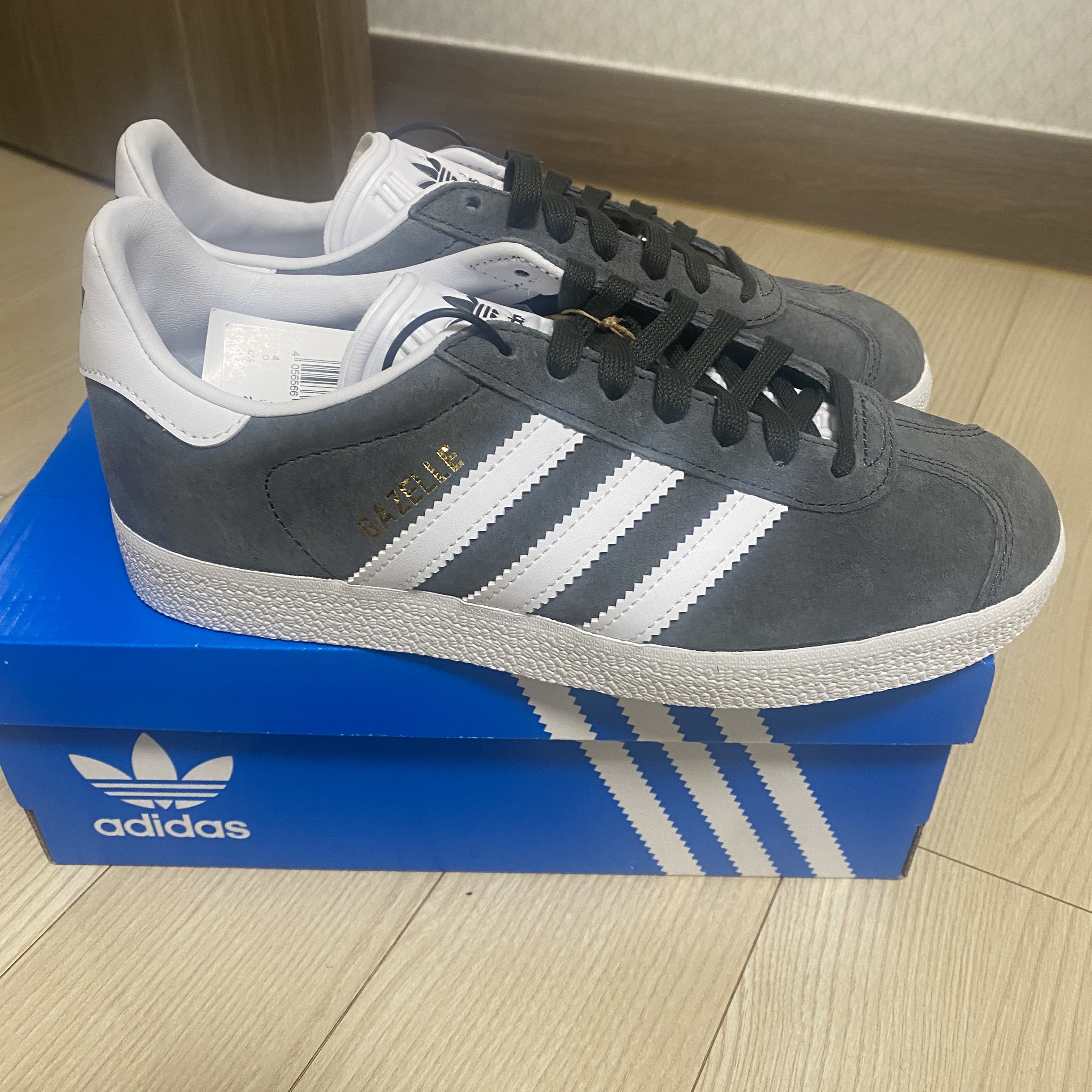 Adidas Gazelle Solid Grey 착용 스타일
