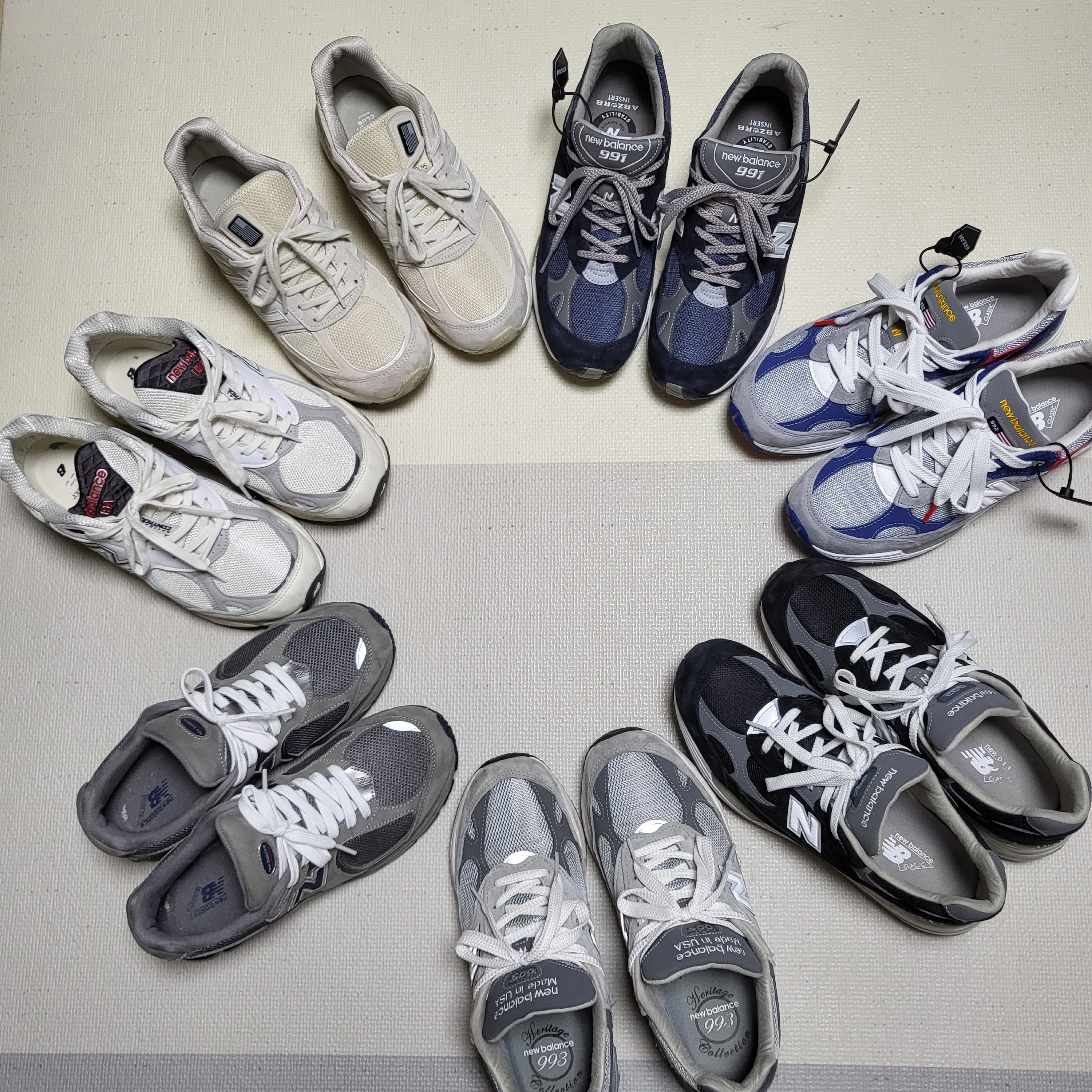 New Balance 991 Made in UK Navy, New Balance 992 Made in USA Black Grey 착용 스타일