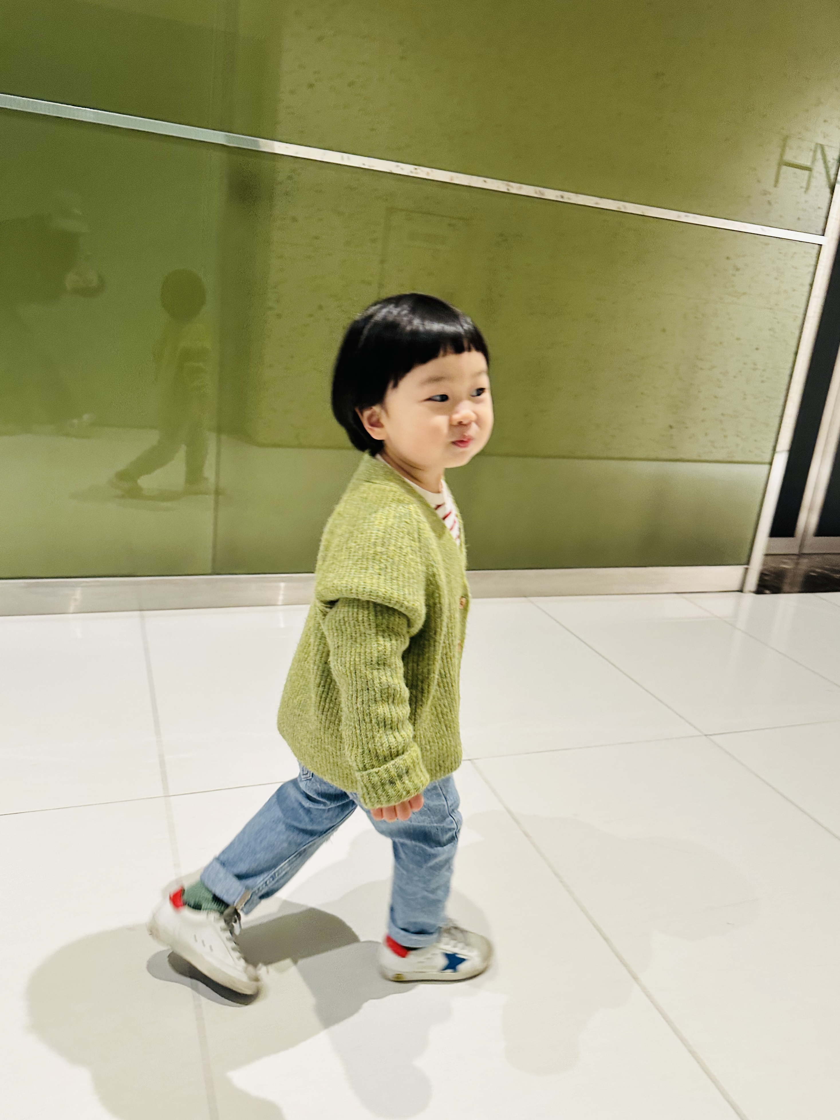(Kids) Golden Goose May Star Print White Blue Heel Tab Sneakers 착용 스타일