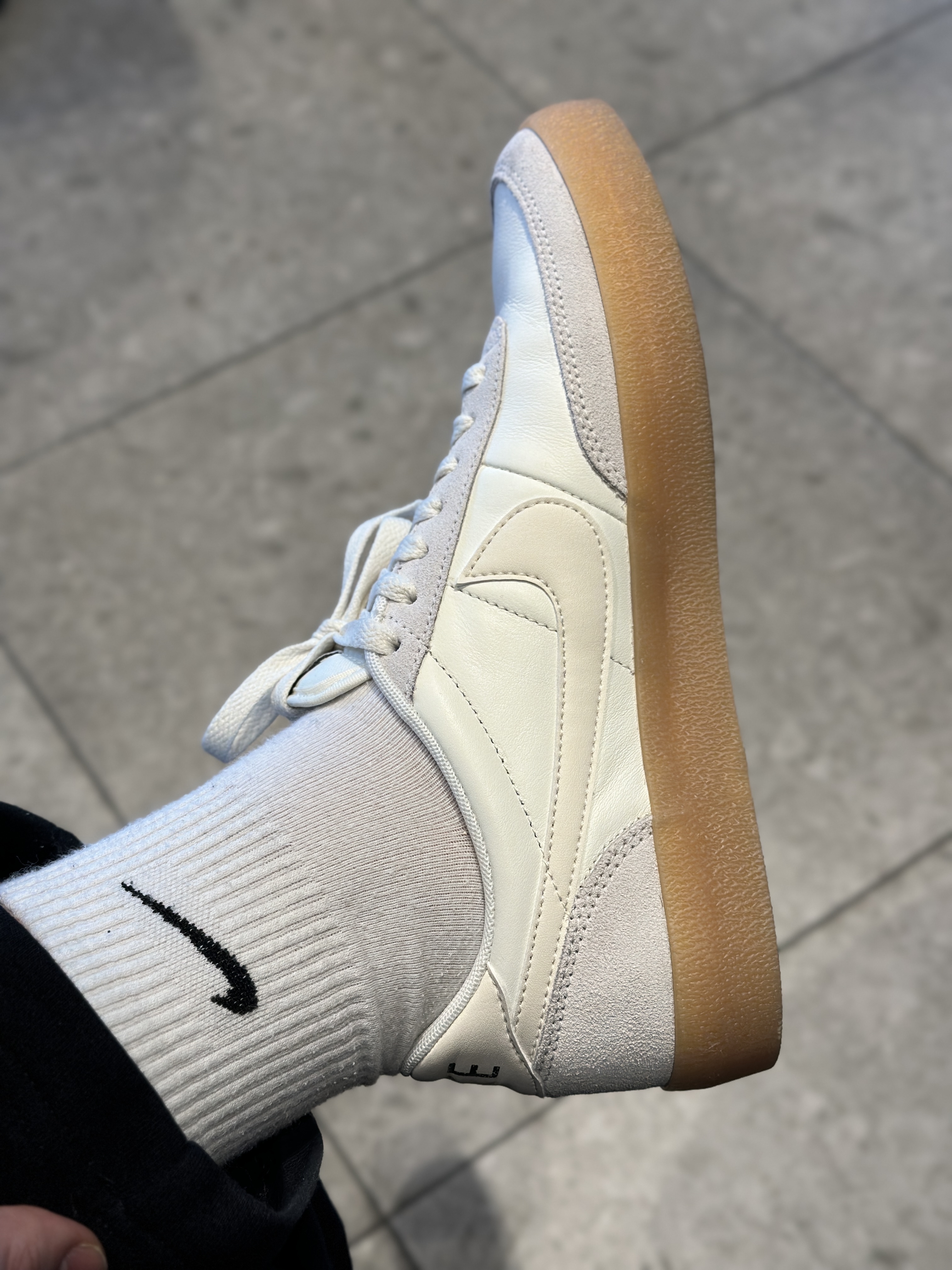 Nike Killshot 2 Leather Sail Gum 착용 스타일 - 2