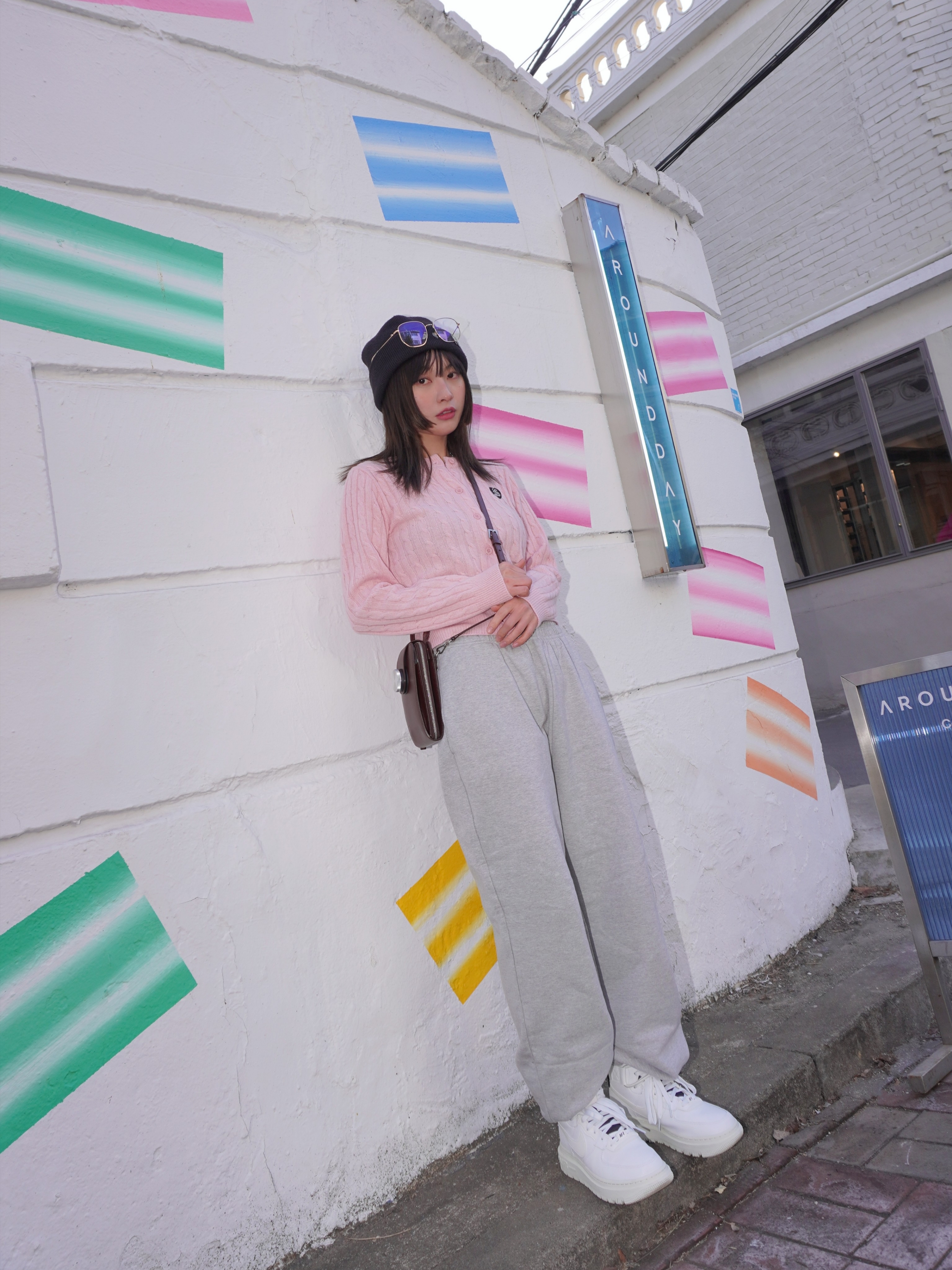 (W) Nike Air Force 1 High Utility 2.0 Summit White 착용 스타일 - 1