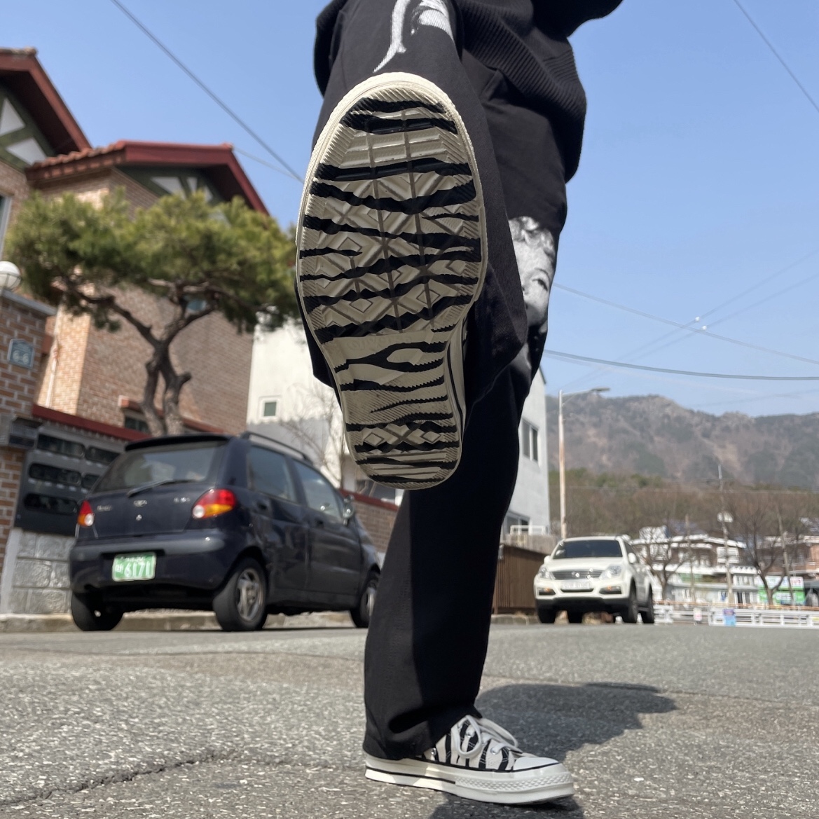 Converse Chuck 70 Ox Archive Print Zebra Black 착용 스타일 - 5