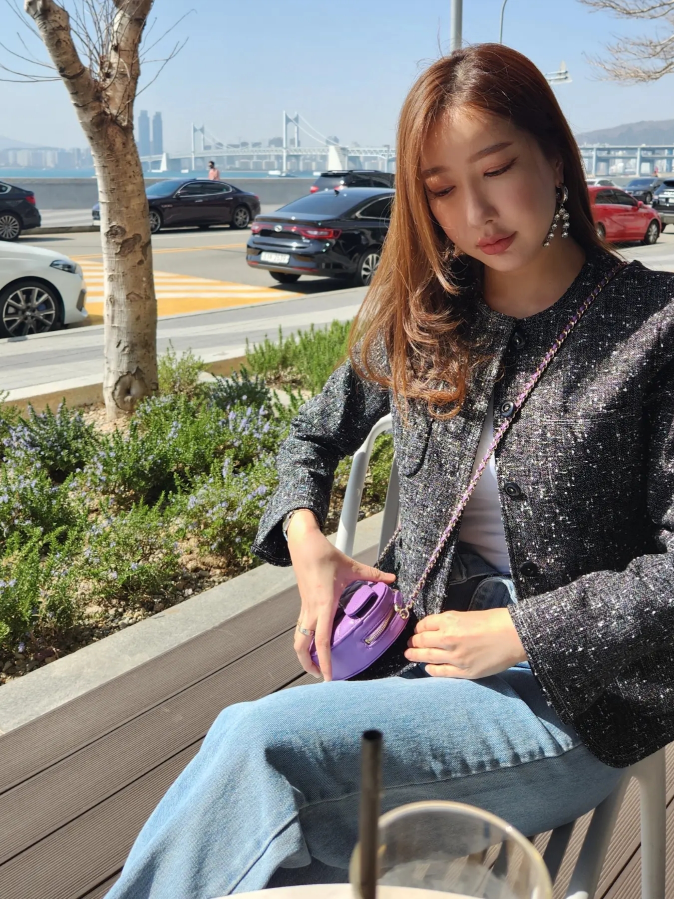 Chanel Heart Clutch with Chain Lambskin & Gold Coral Pink, (W) Chanel Sandals Printed Lambskin & Light Pink Black 착용 스타일 - 3