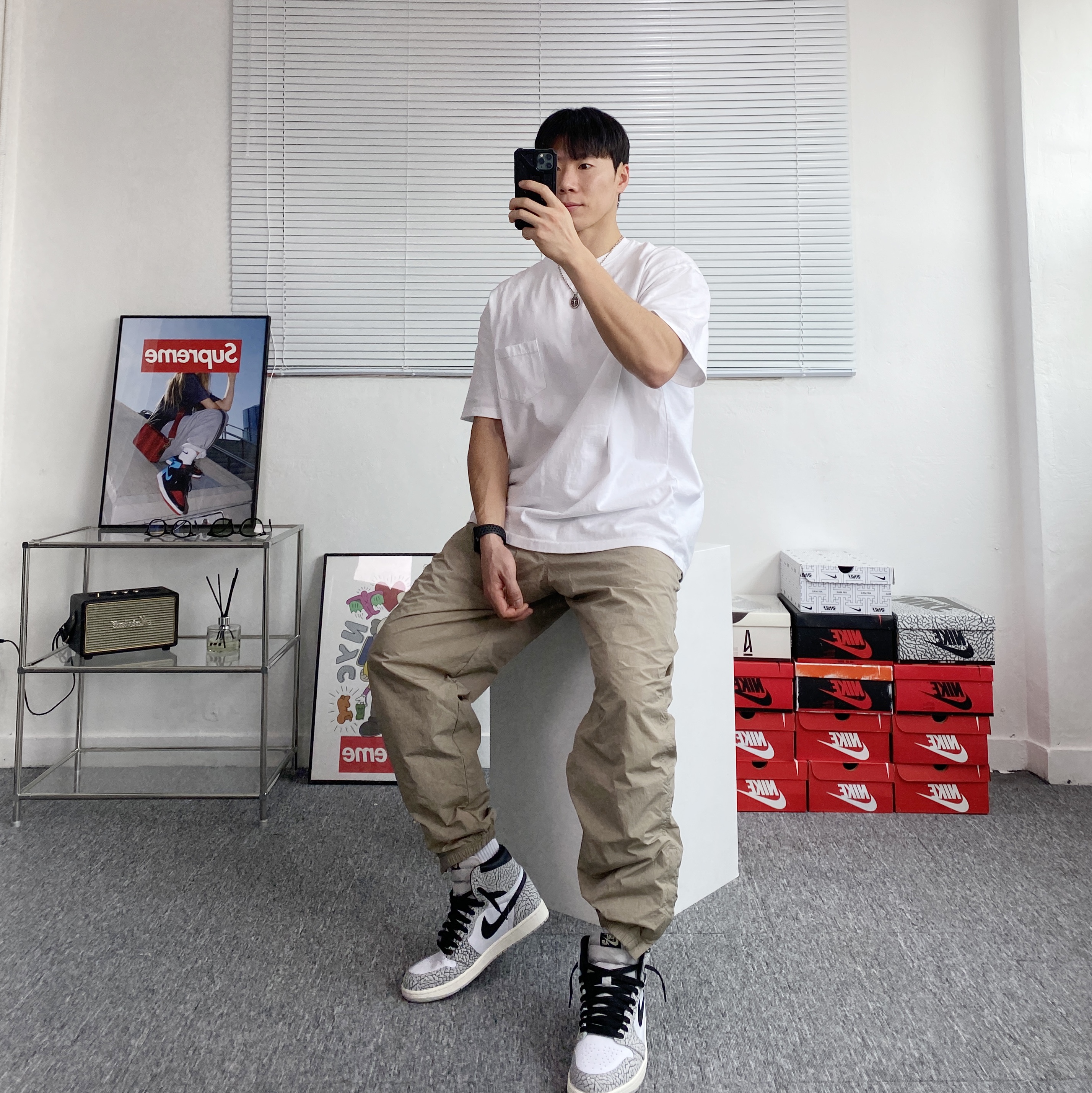 Jordan 1 Retro High OG White Cement, Nike M NRG Track Pants Khaki 착용 스타일 - 2