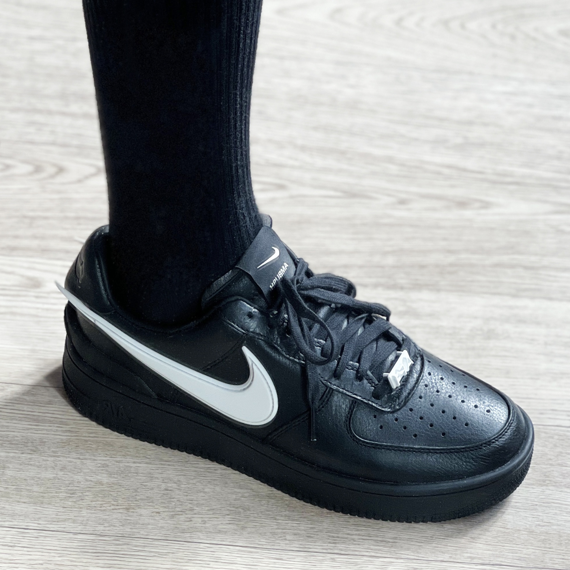 Nike x Ambush Air Force 1 Low SP Black 착용 스타일 - 1