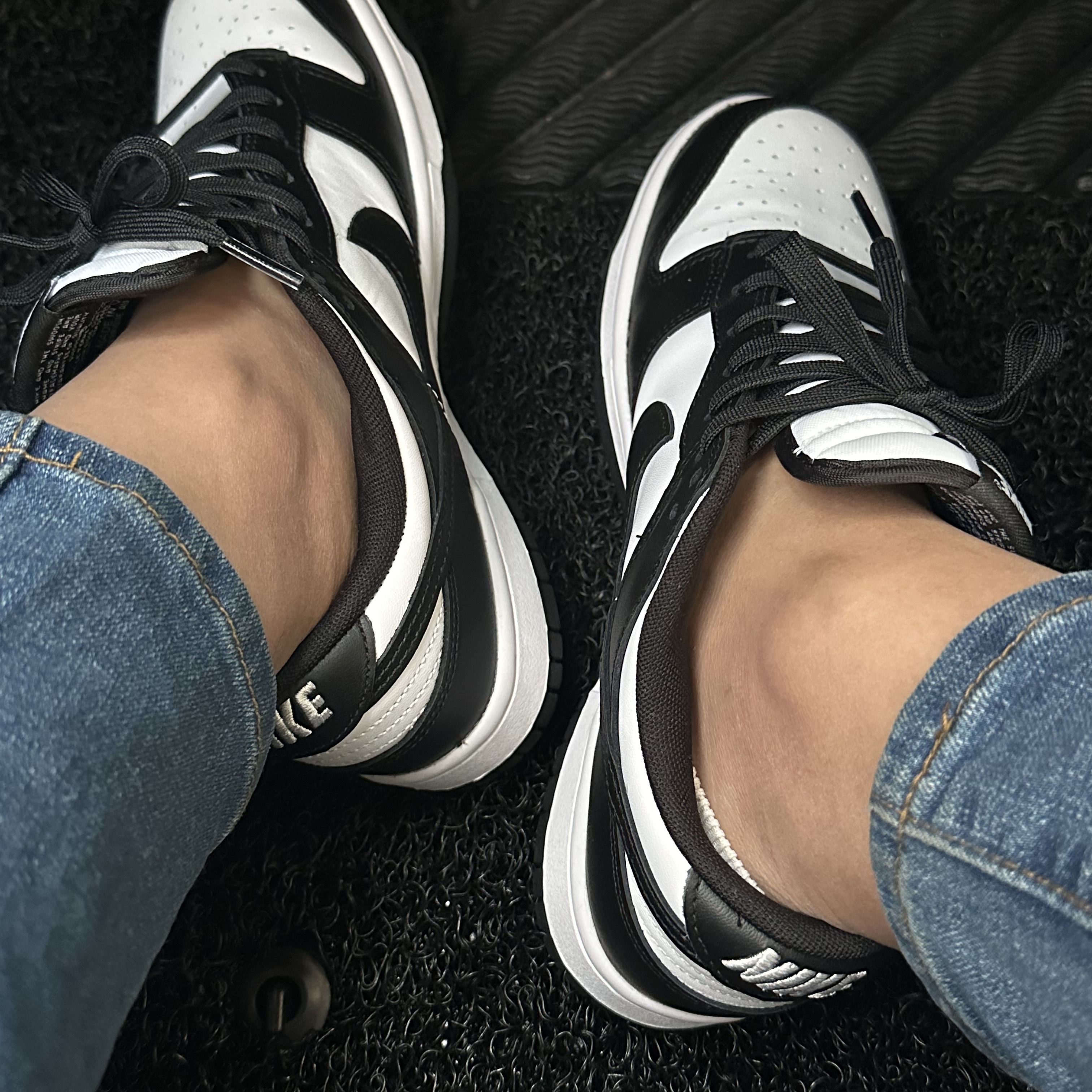 Nike Dunk Low Retro Black 착용 스타일