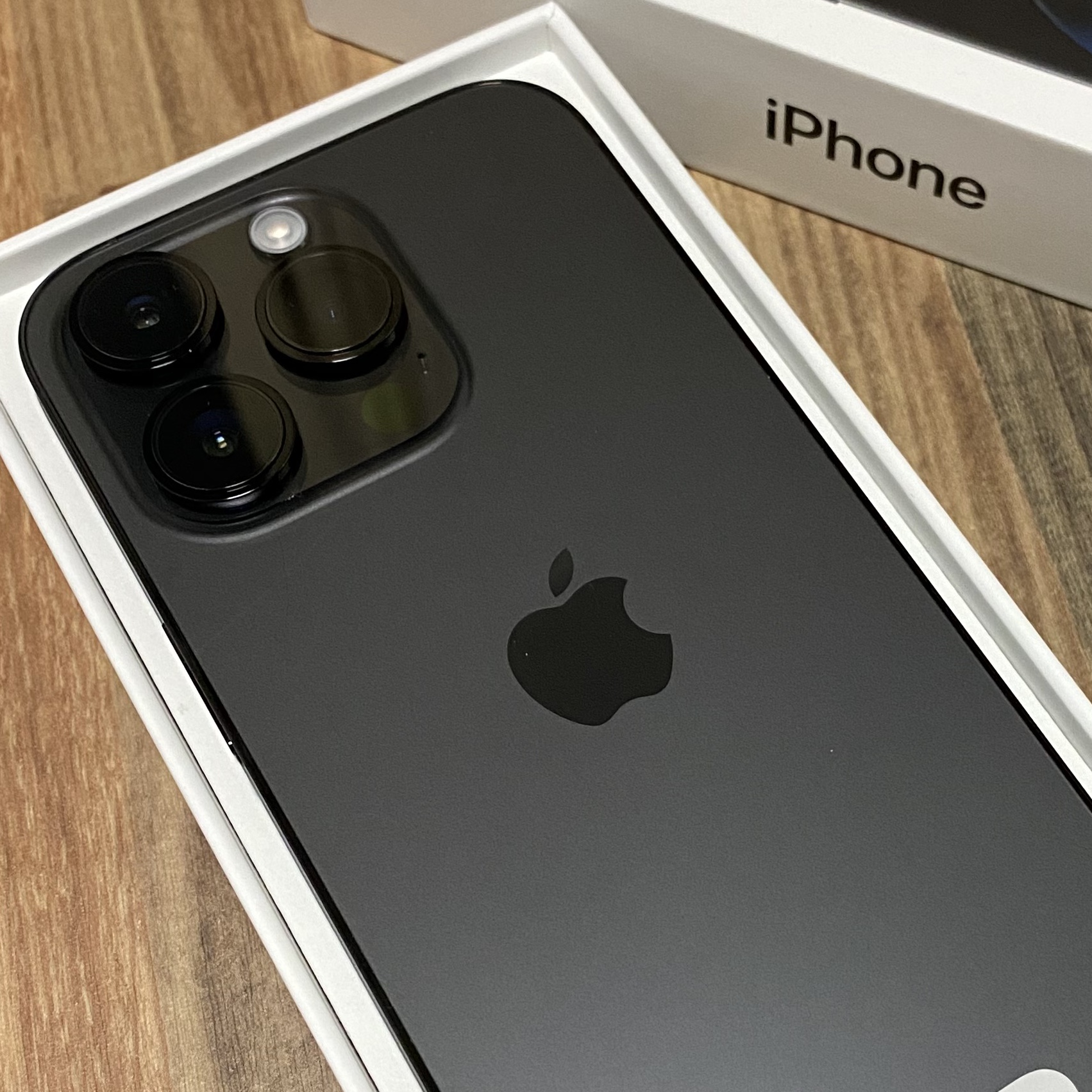 Apple iPhone 14 Pro 128GB Space Black (Korean Ver.) 착용 스타일