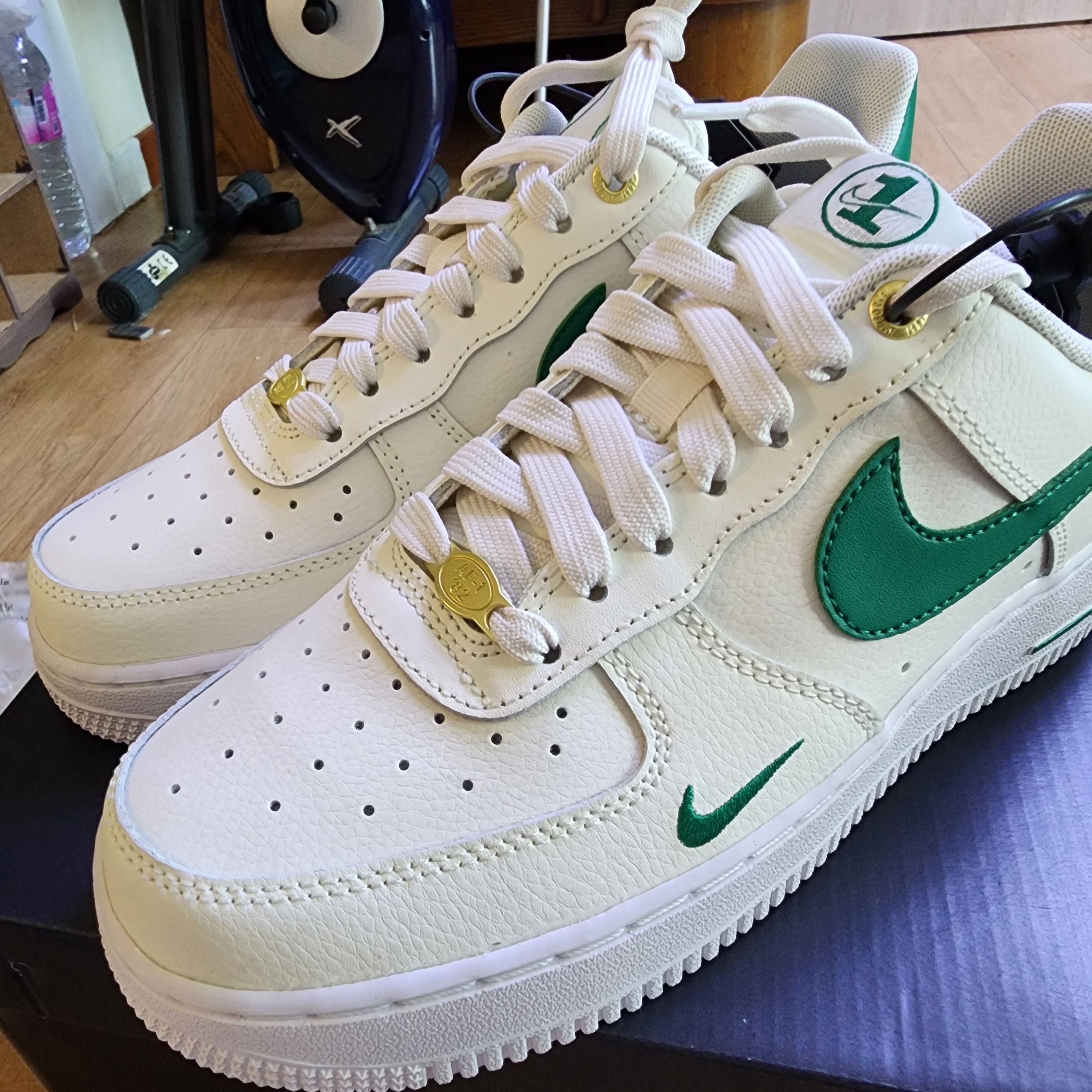 (W) Nike Air Force 1 '07 SE 40th Anniversary Join Forces Sail Malachite 착용 스타일 - 1