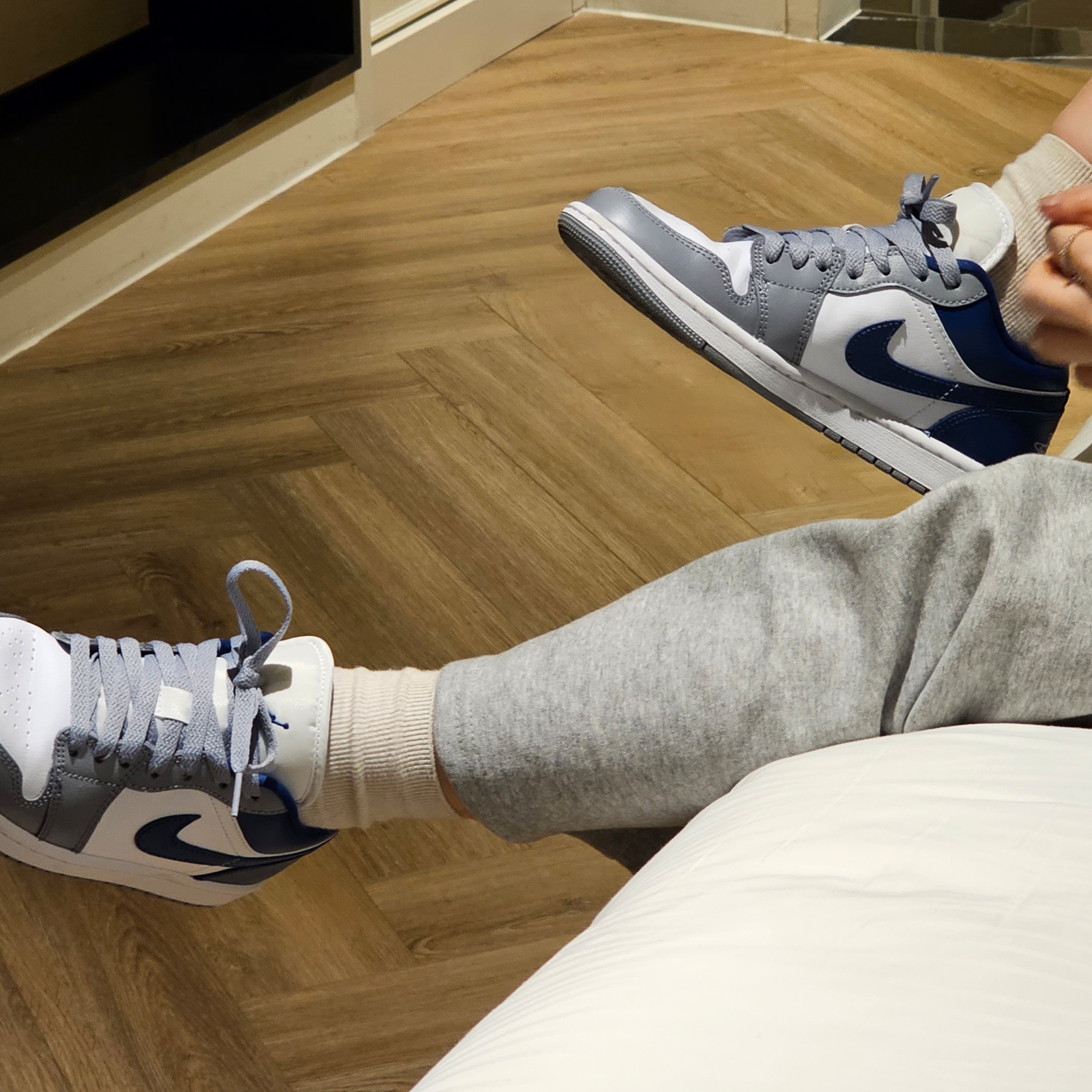 (W) Jordan 1 Low White Grey Blue 착용 스타일